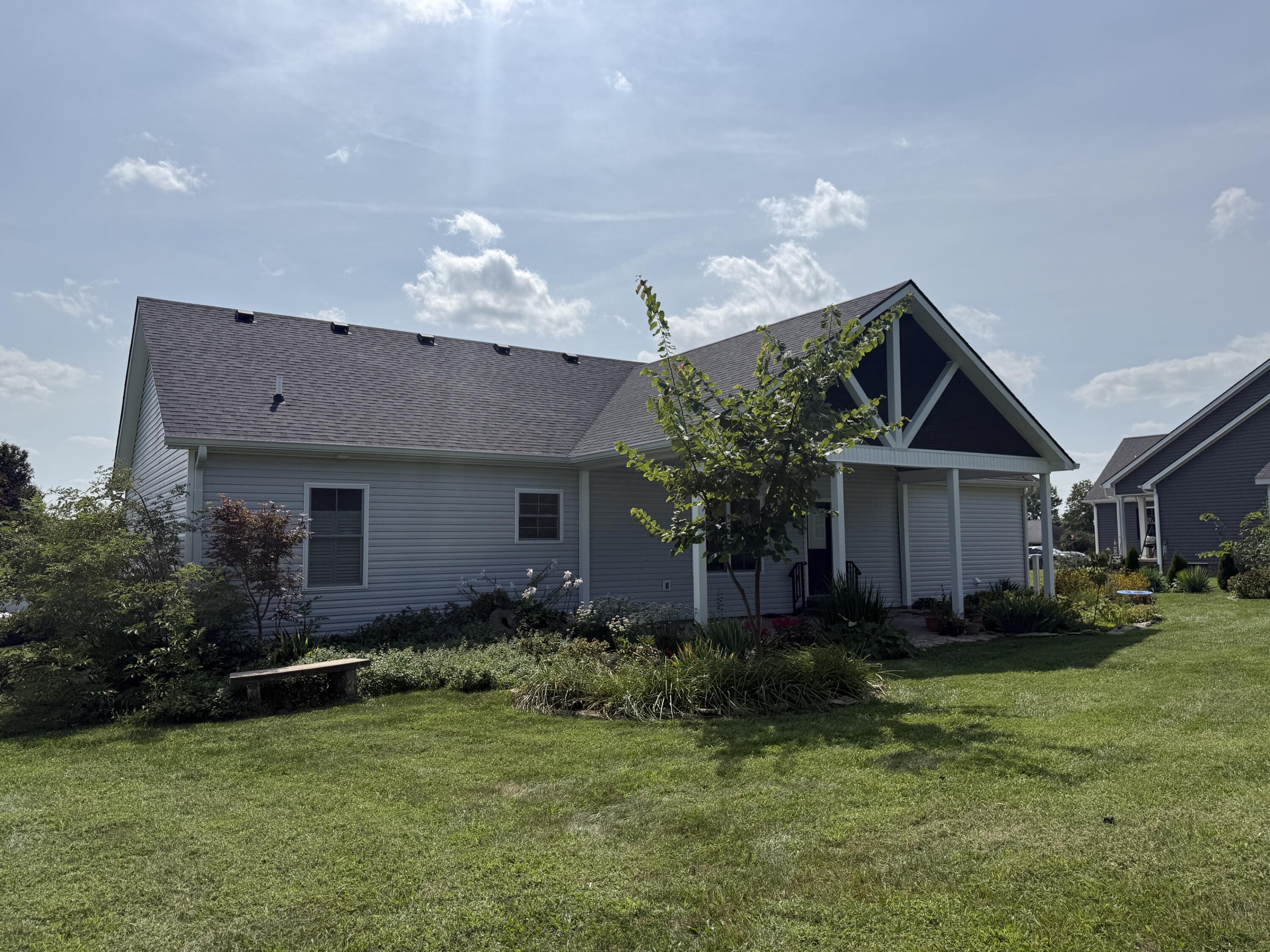 480 Bellaire Drive Property Photo 4