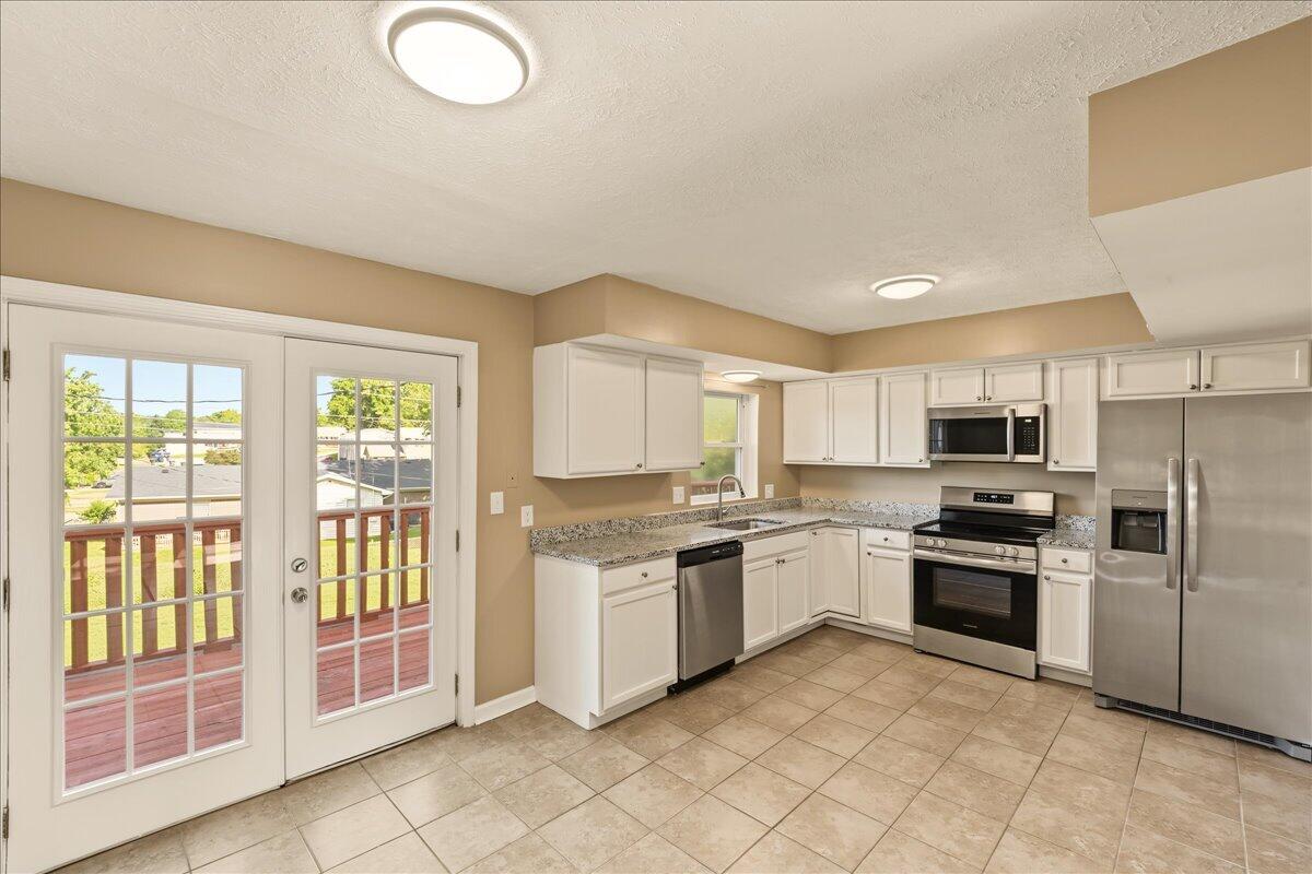 3328 Downing Place Property Photo 5