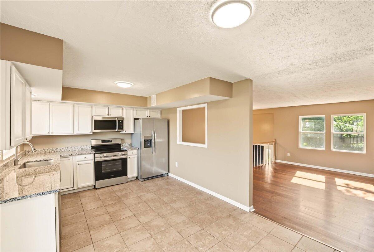 3328 Downing Place Property Photo 6