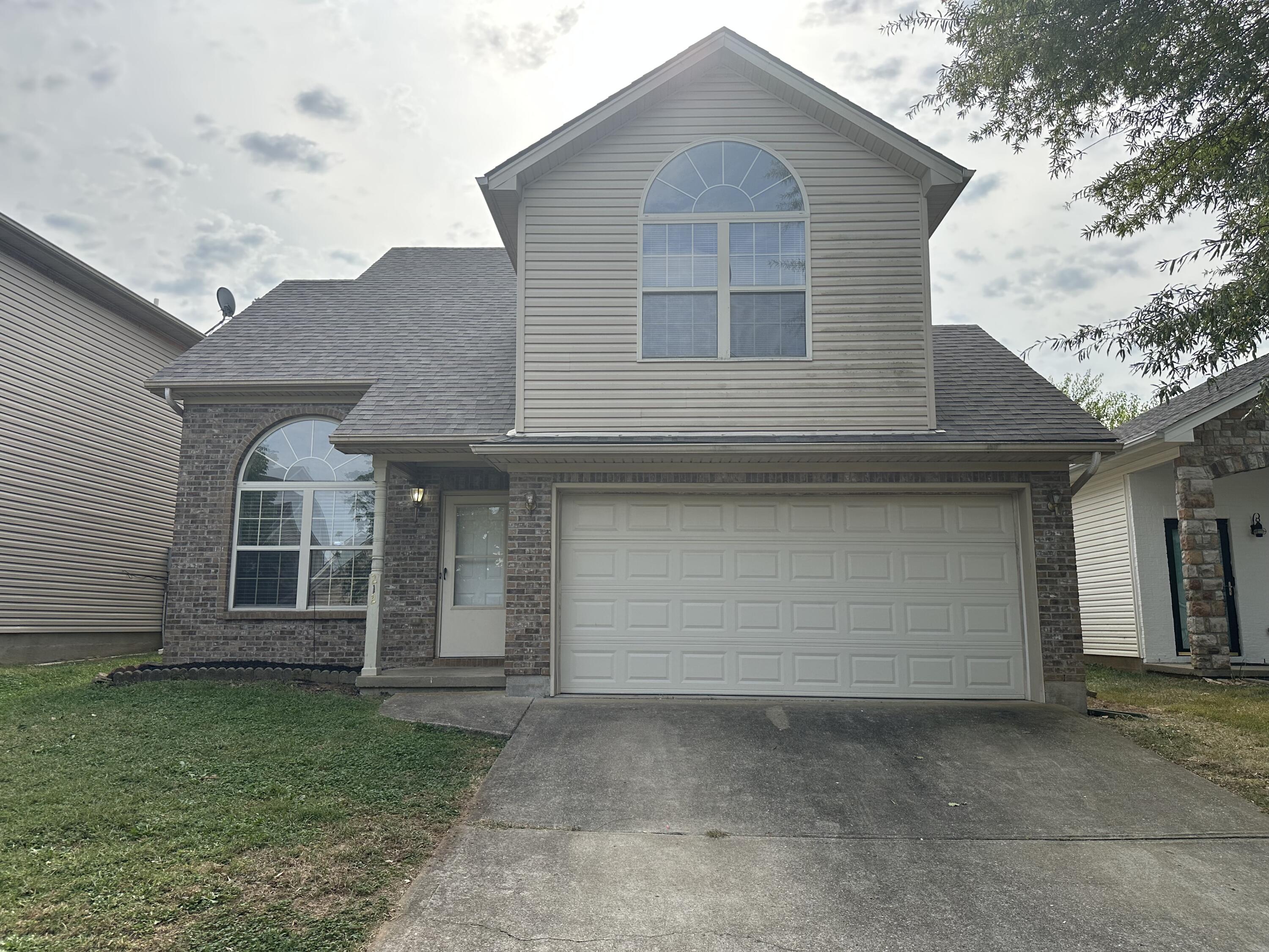 212 White Oak Trace Property Photo 1