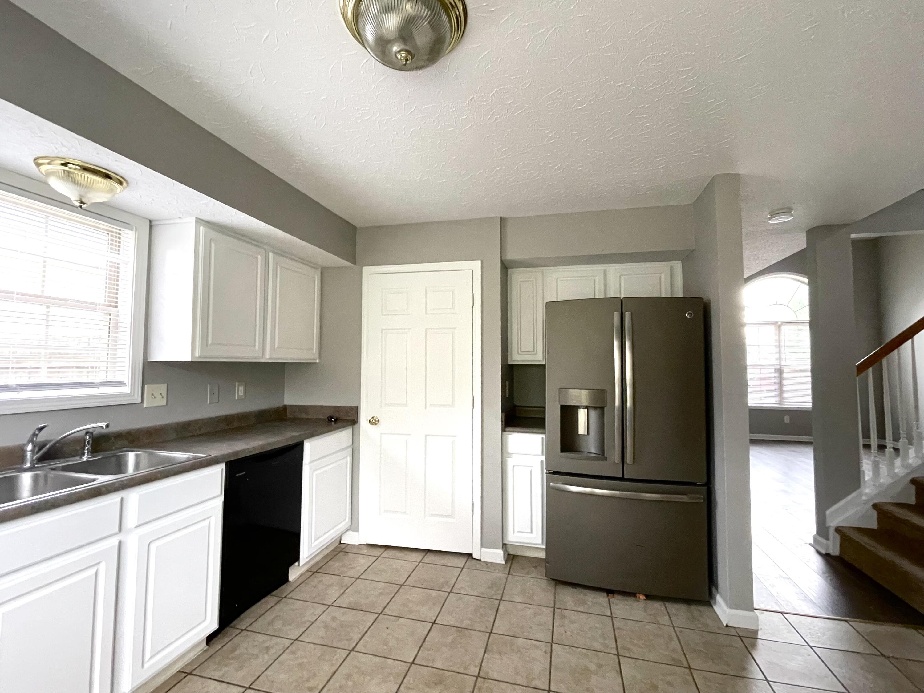 212 White Oak Trace Property Photo 5