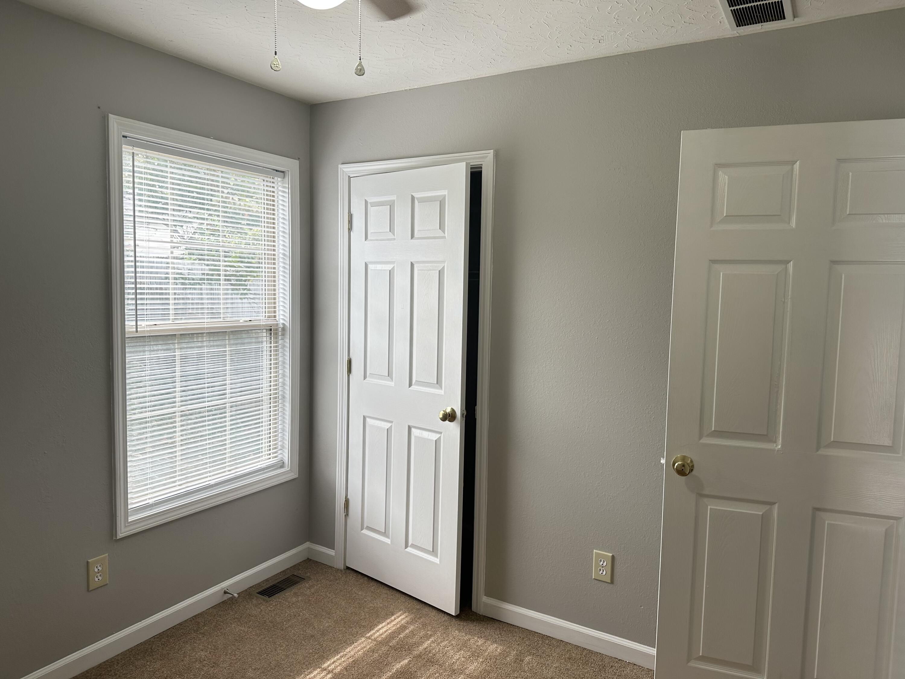 212 White Oak Trace Property Photo 6