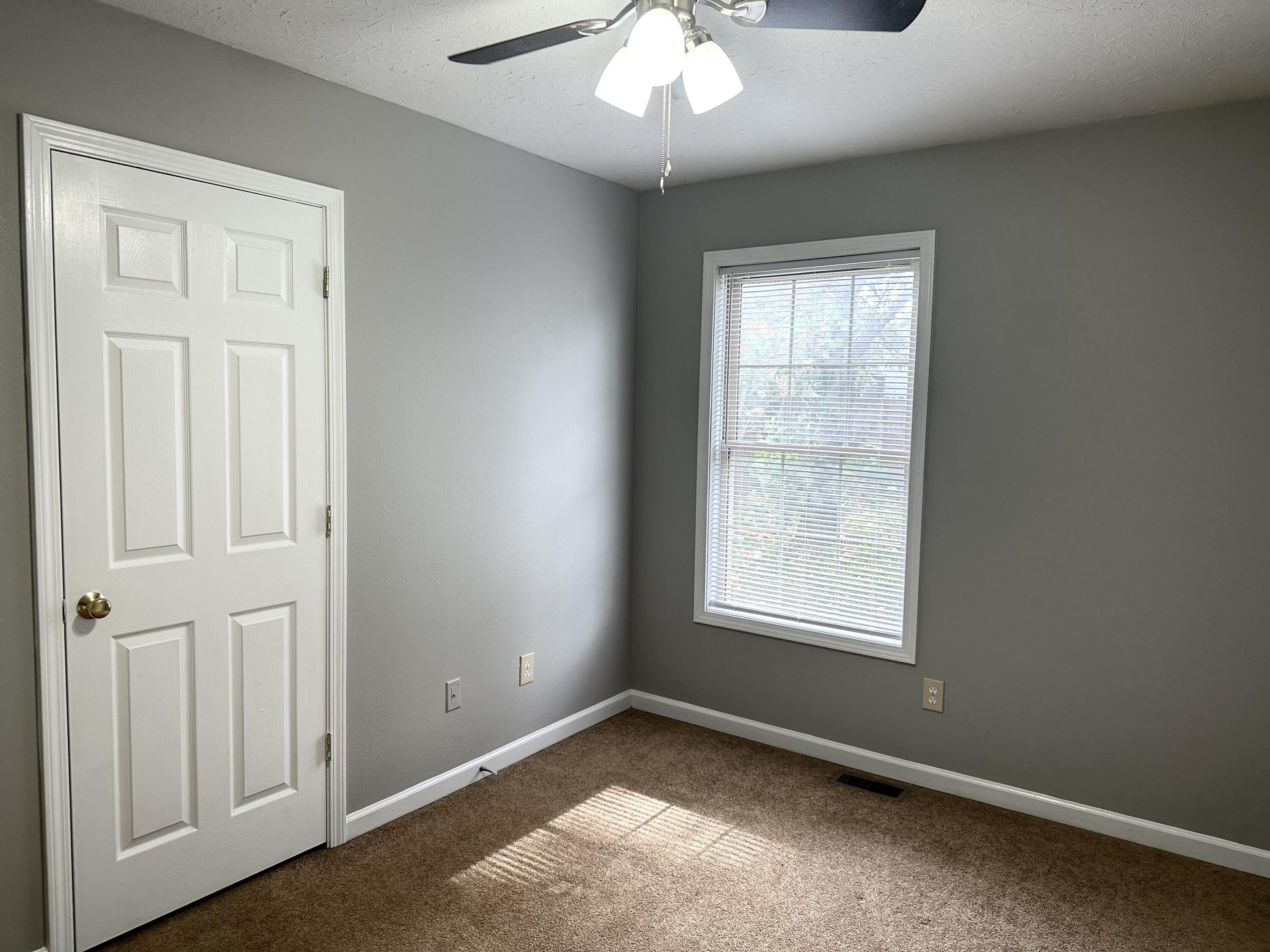 212 White Oak Trace Property Photo 7