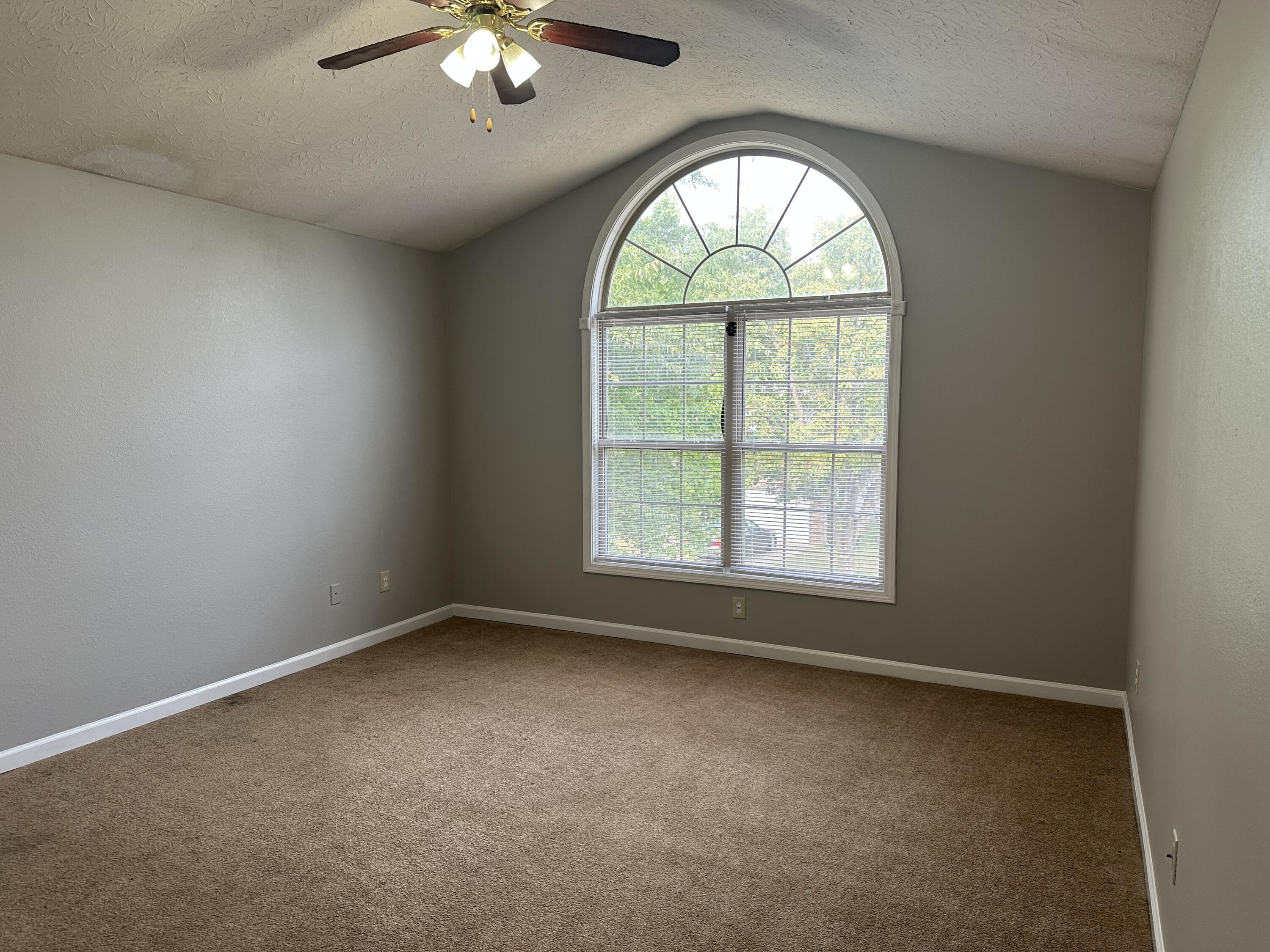 212 White Oak Trace Property Photo 9