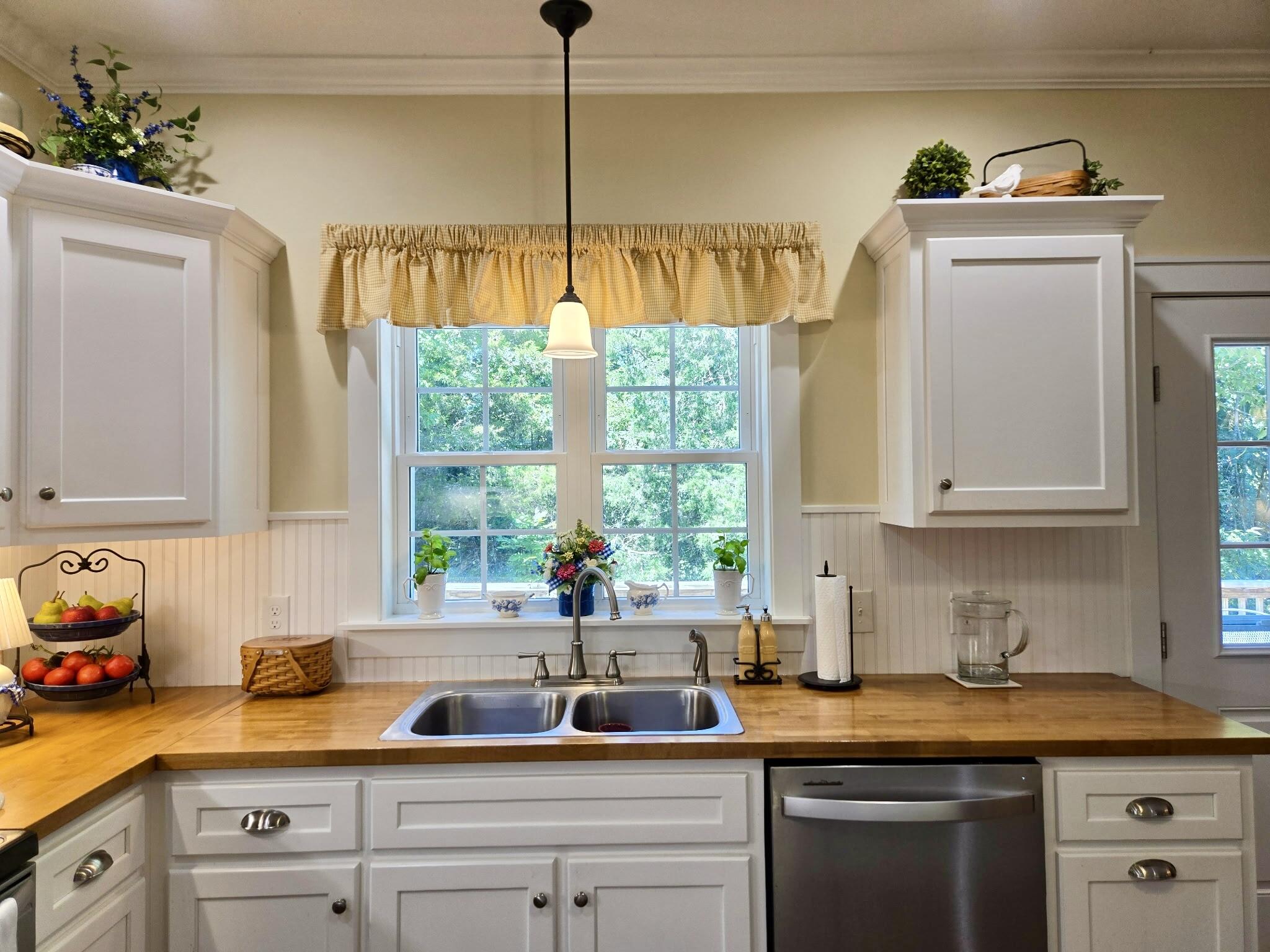 1108 Old Railroad Grade Road Property Photo 4