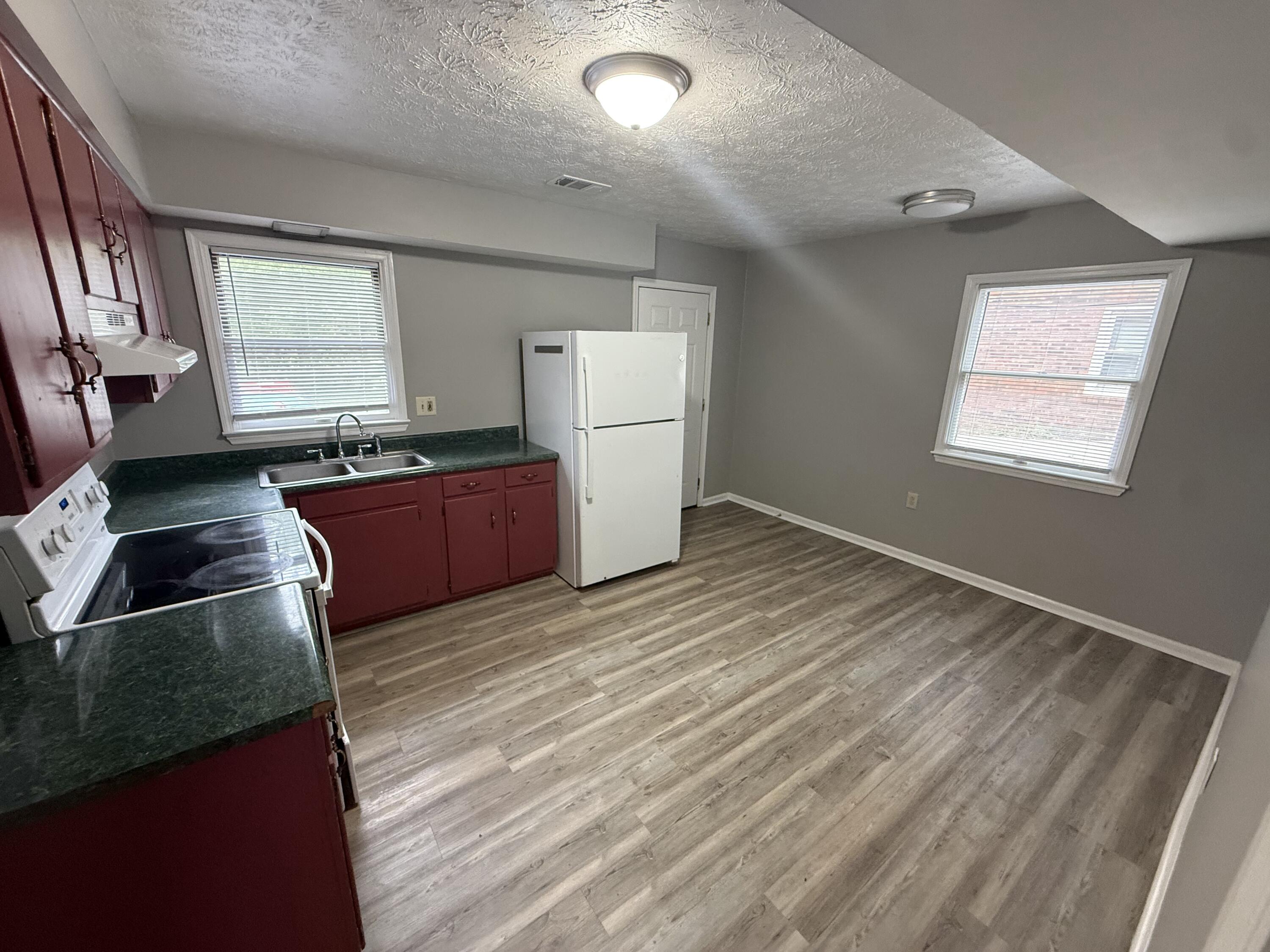 3411 Sutherland Drive A Property Photo 5
