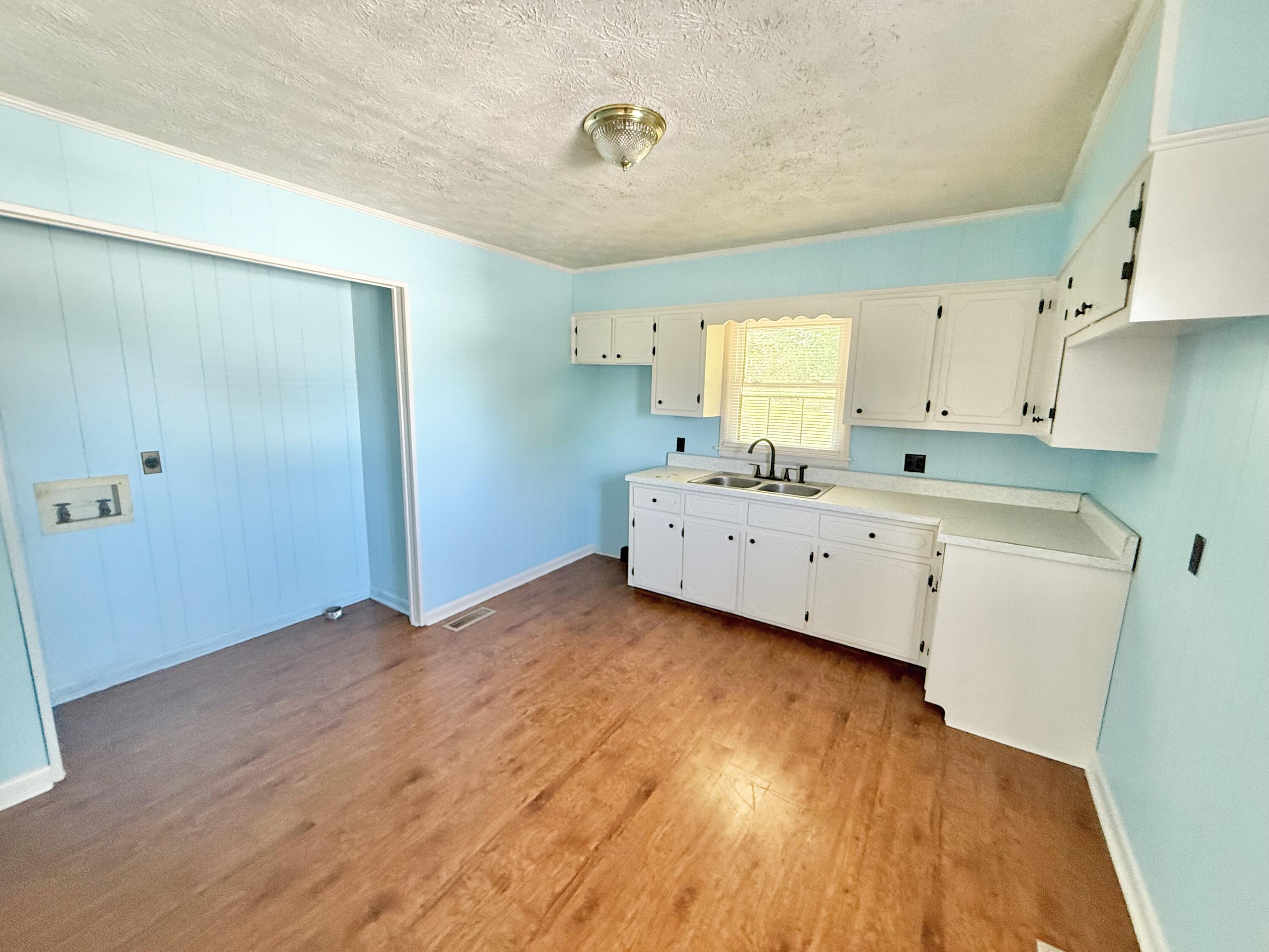 228 Hillside Terrace A & B Property Photo 4