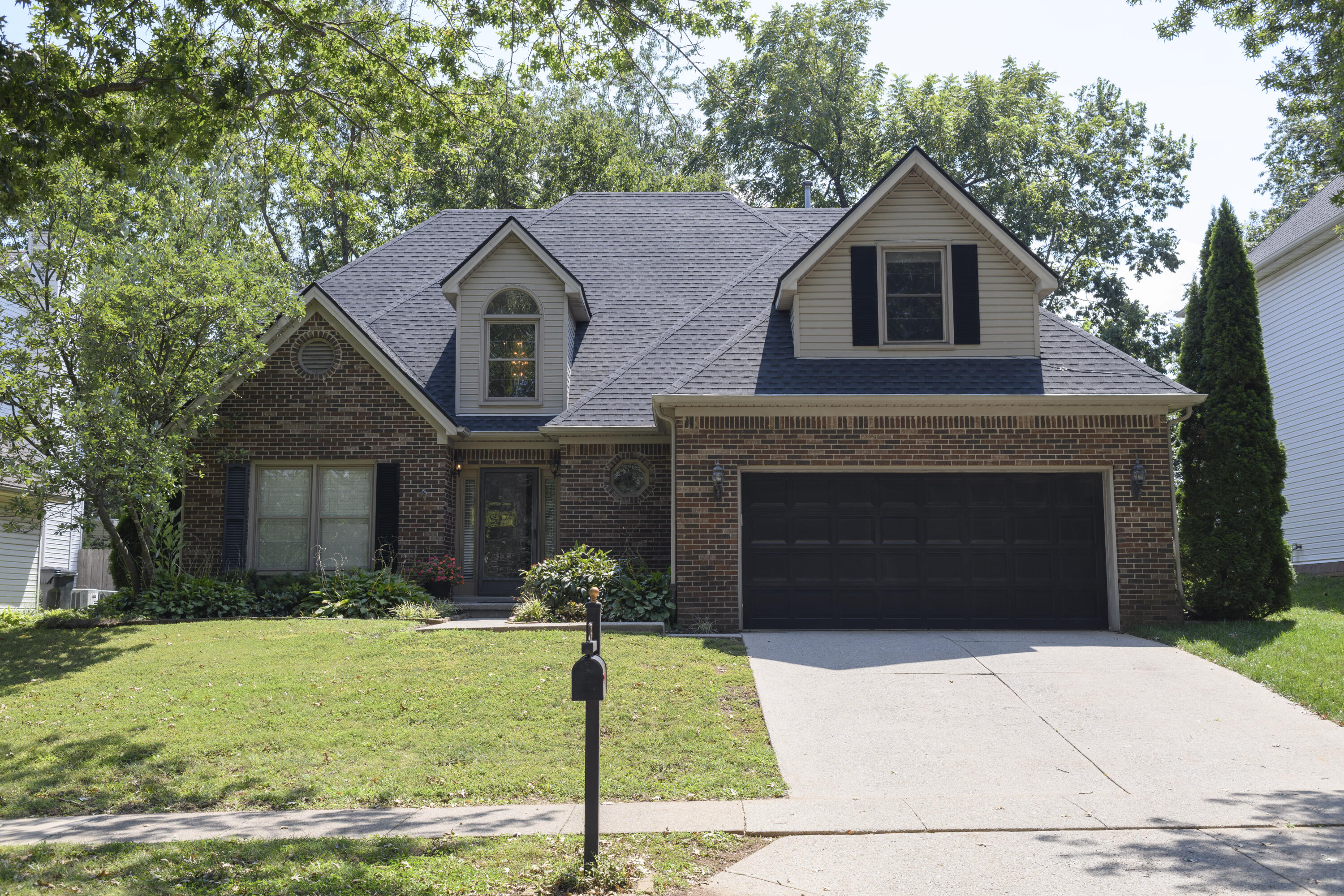825 Willow Oak Circle Property Photo 1