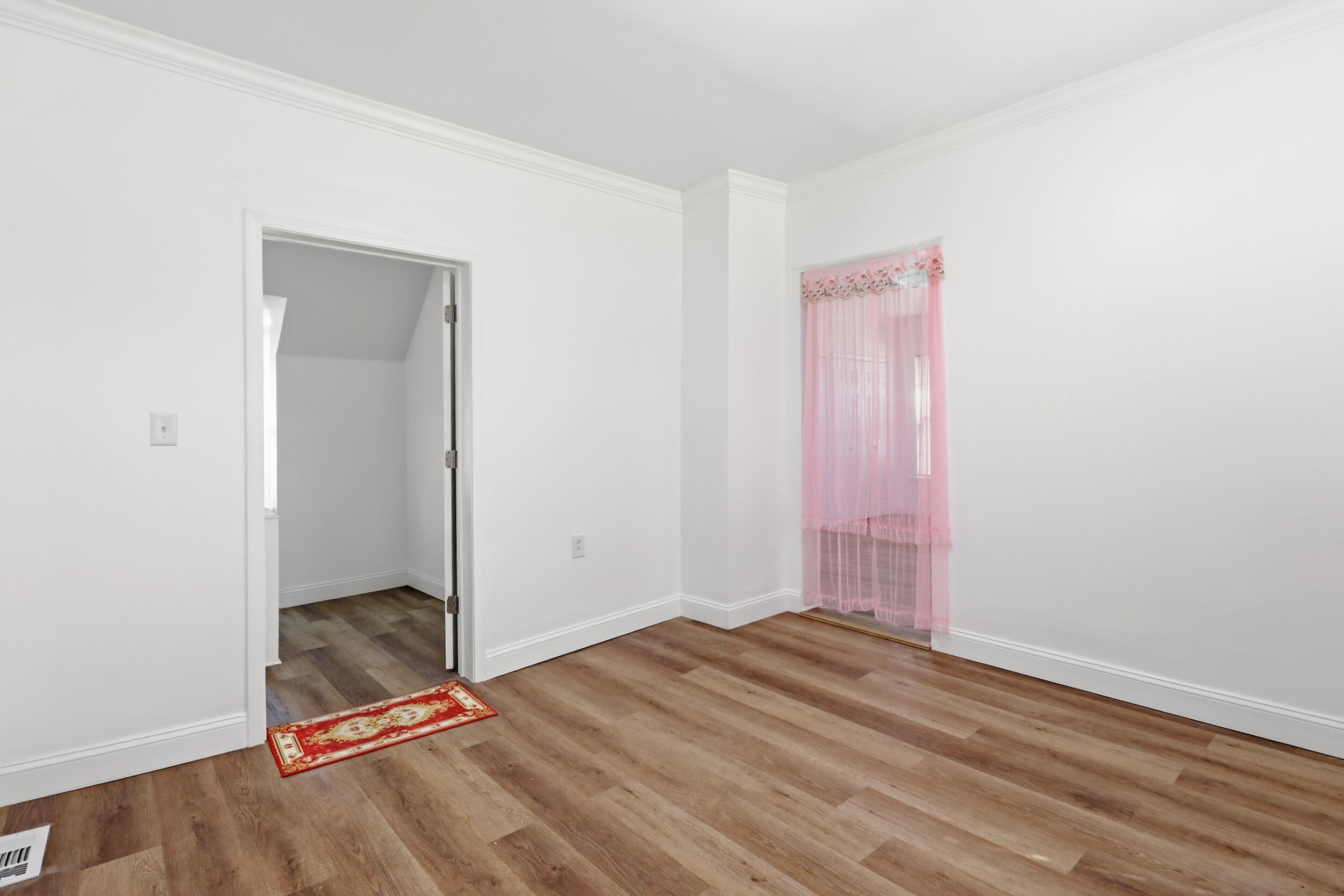 402 Park Avenue Property Photo 37