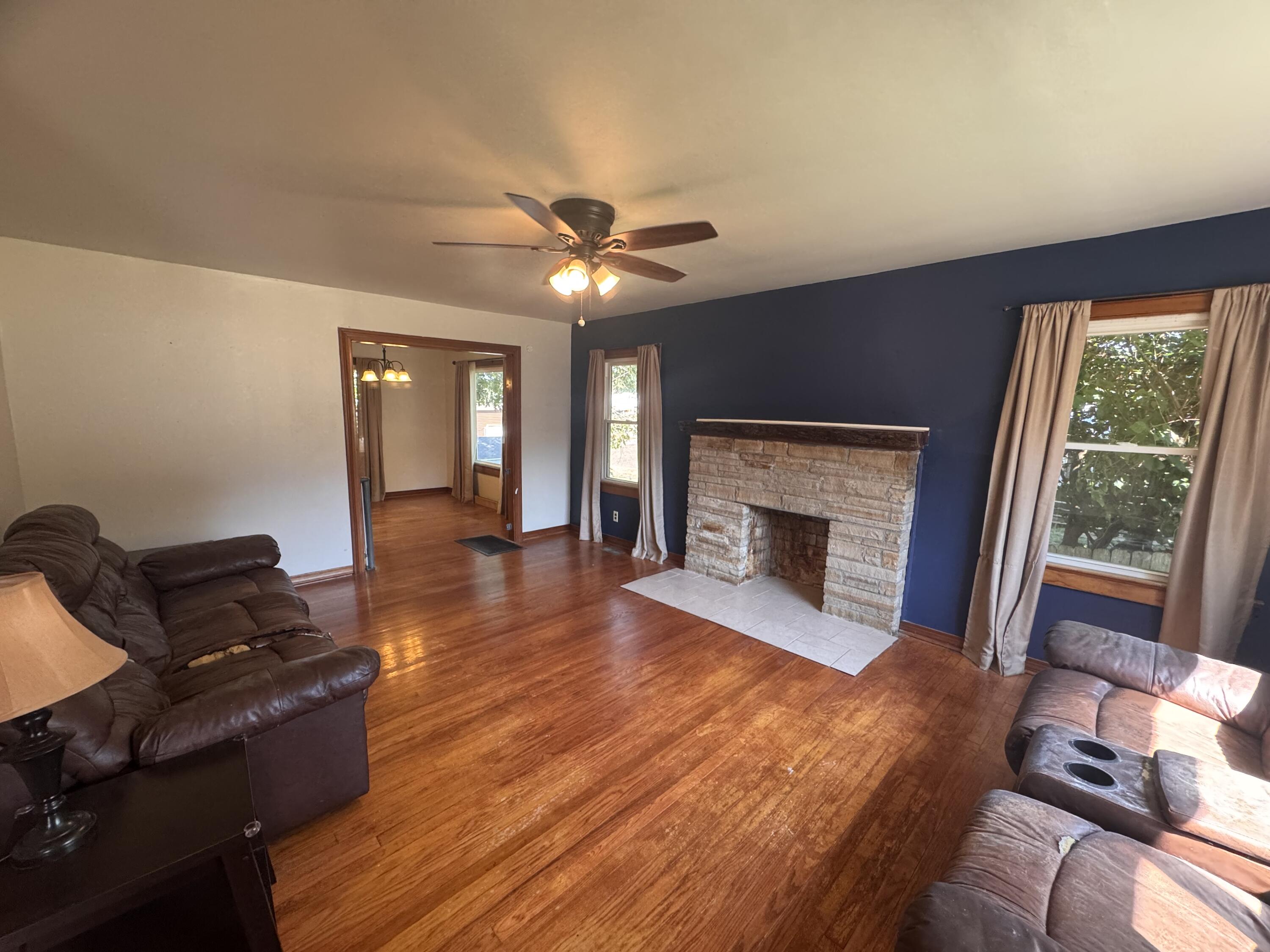 715 E Market Street Property Photo 3