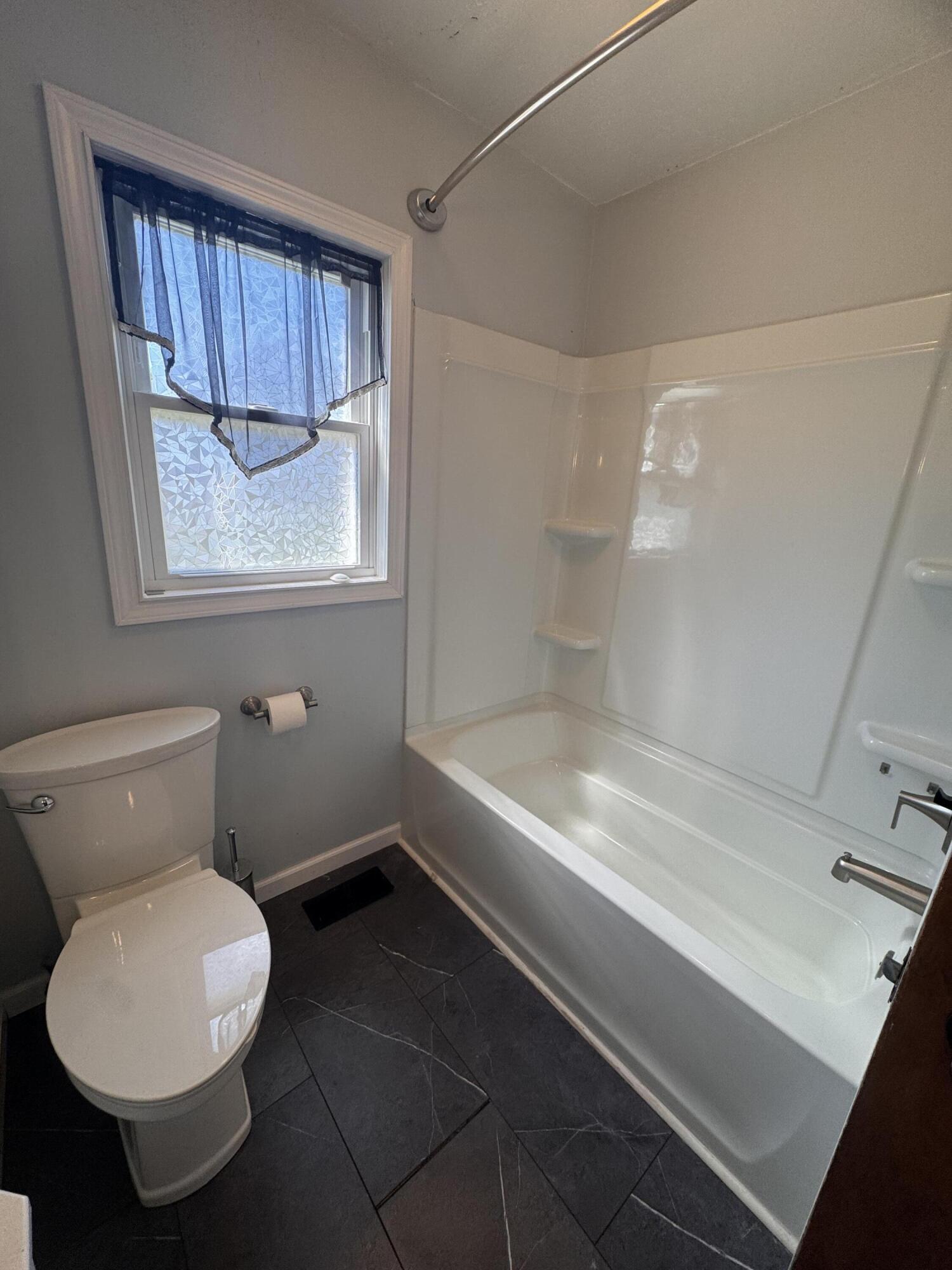 715 E Market Street Property Photo 11