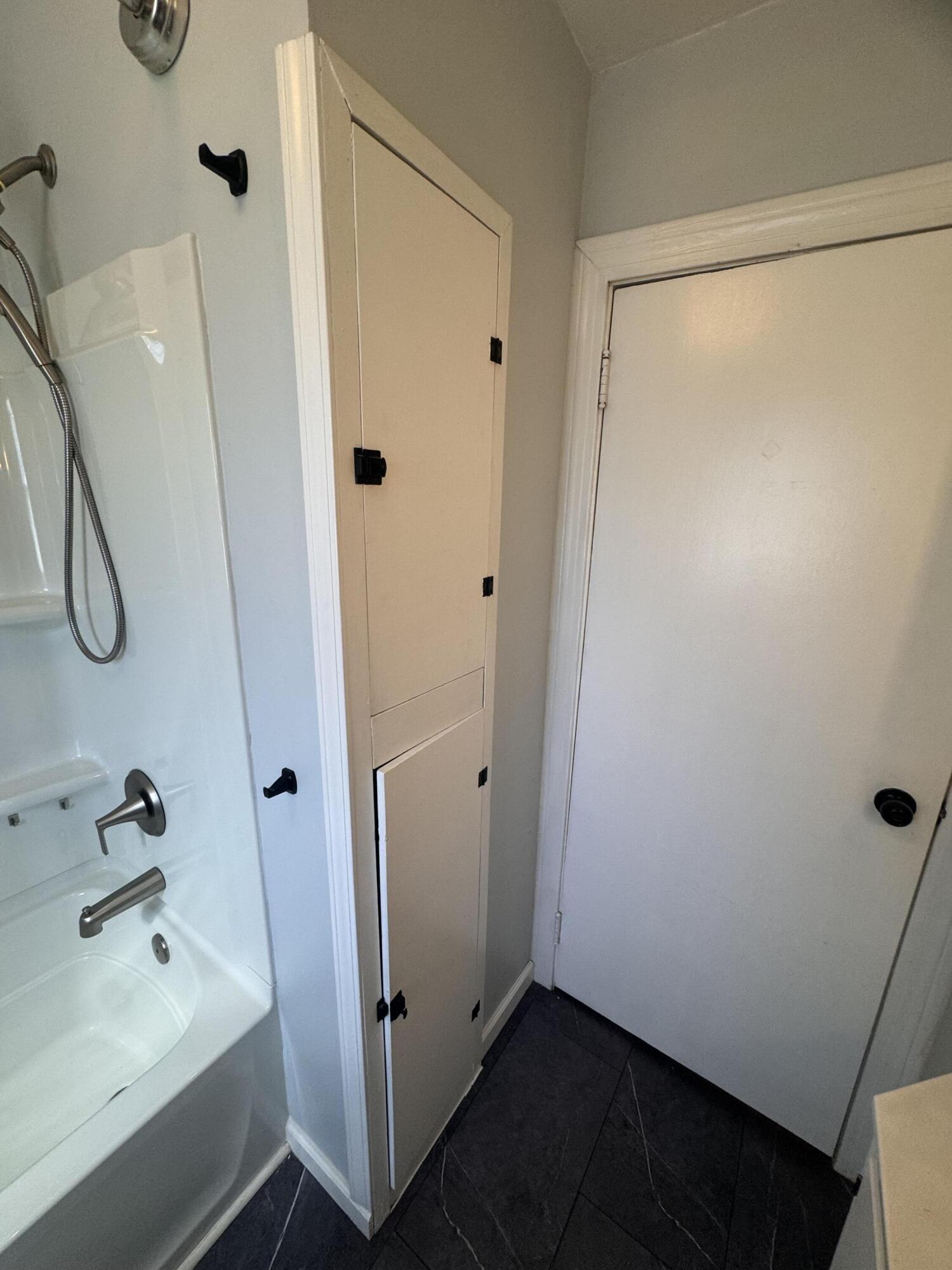 715 E Market Street Property Photo 13