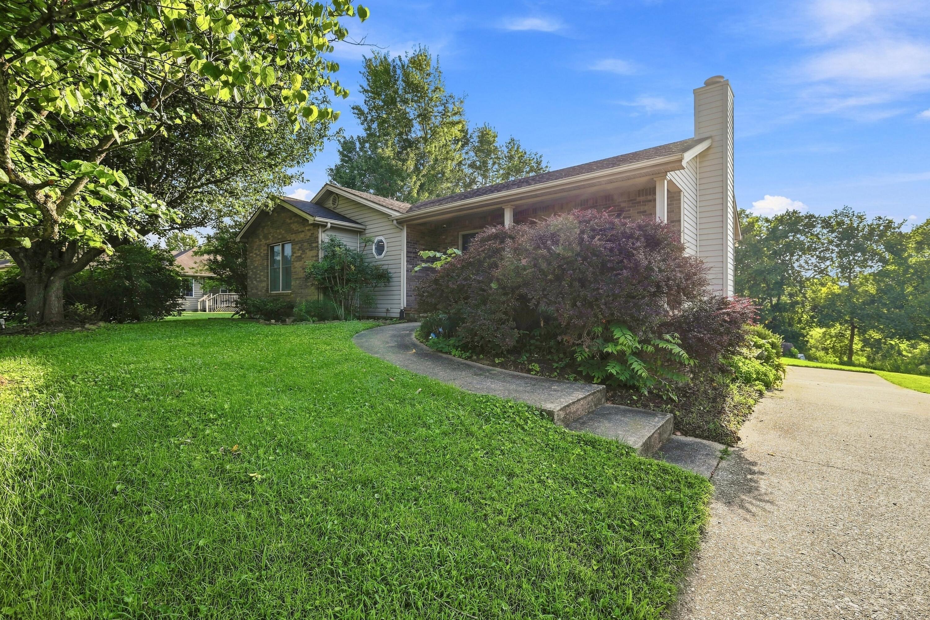 105 Weslyn Way Property Photo 1