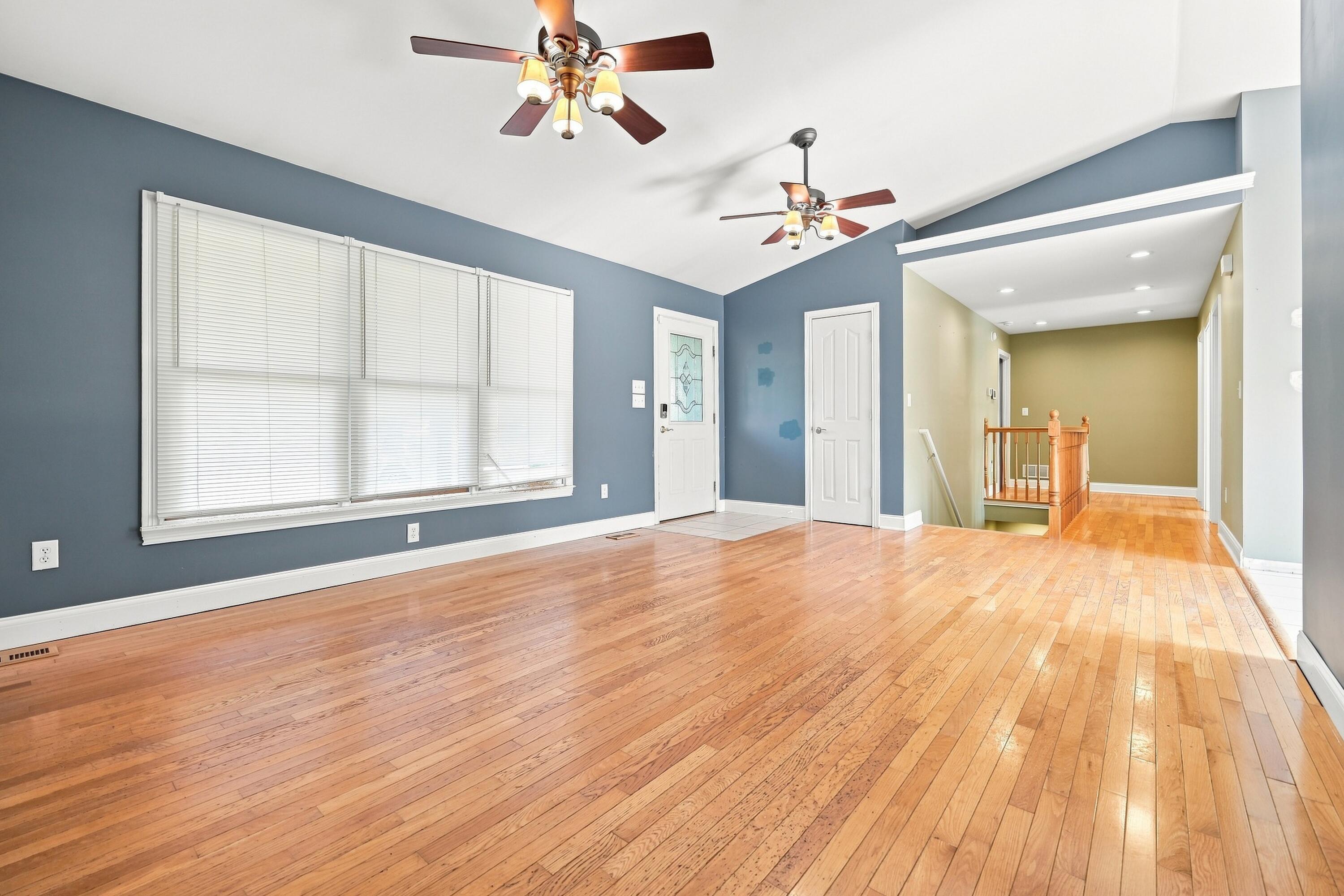 105 Weslyn Way Property Photo 3