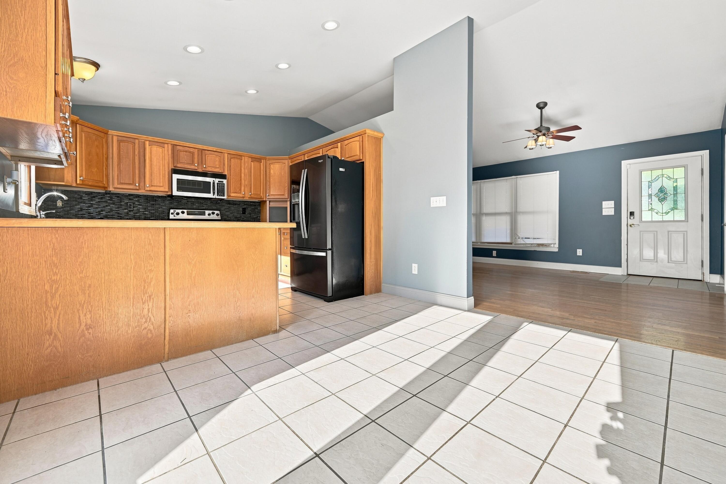 105 Weslyn Way Property Photo 5