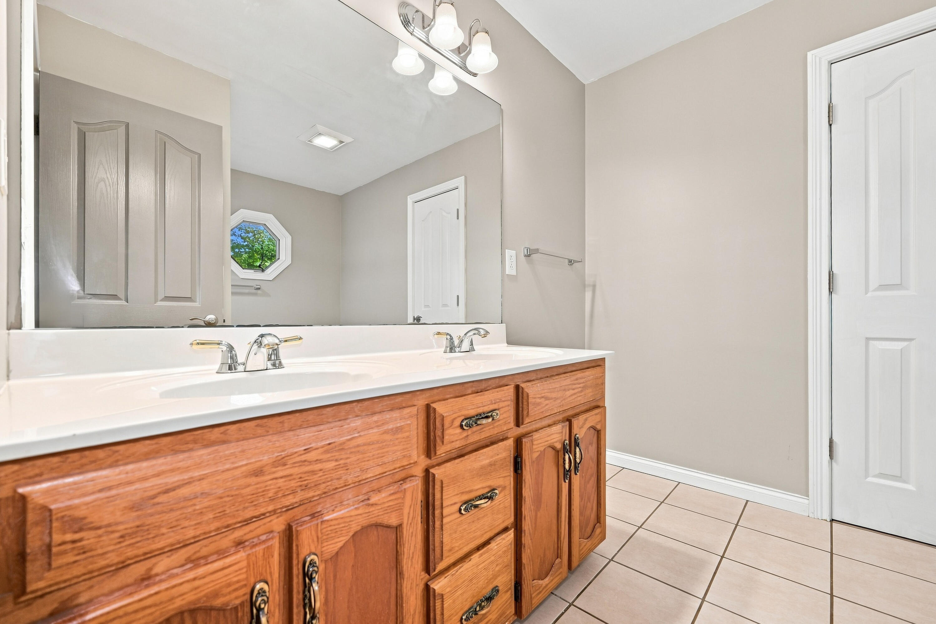 105 Weslyn Way Property Photo 11