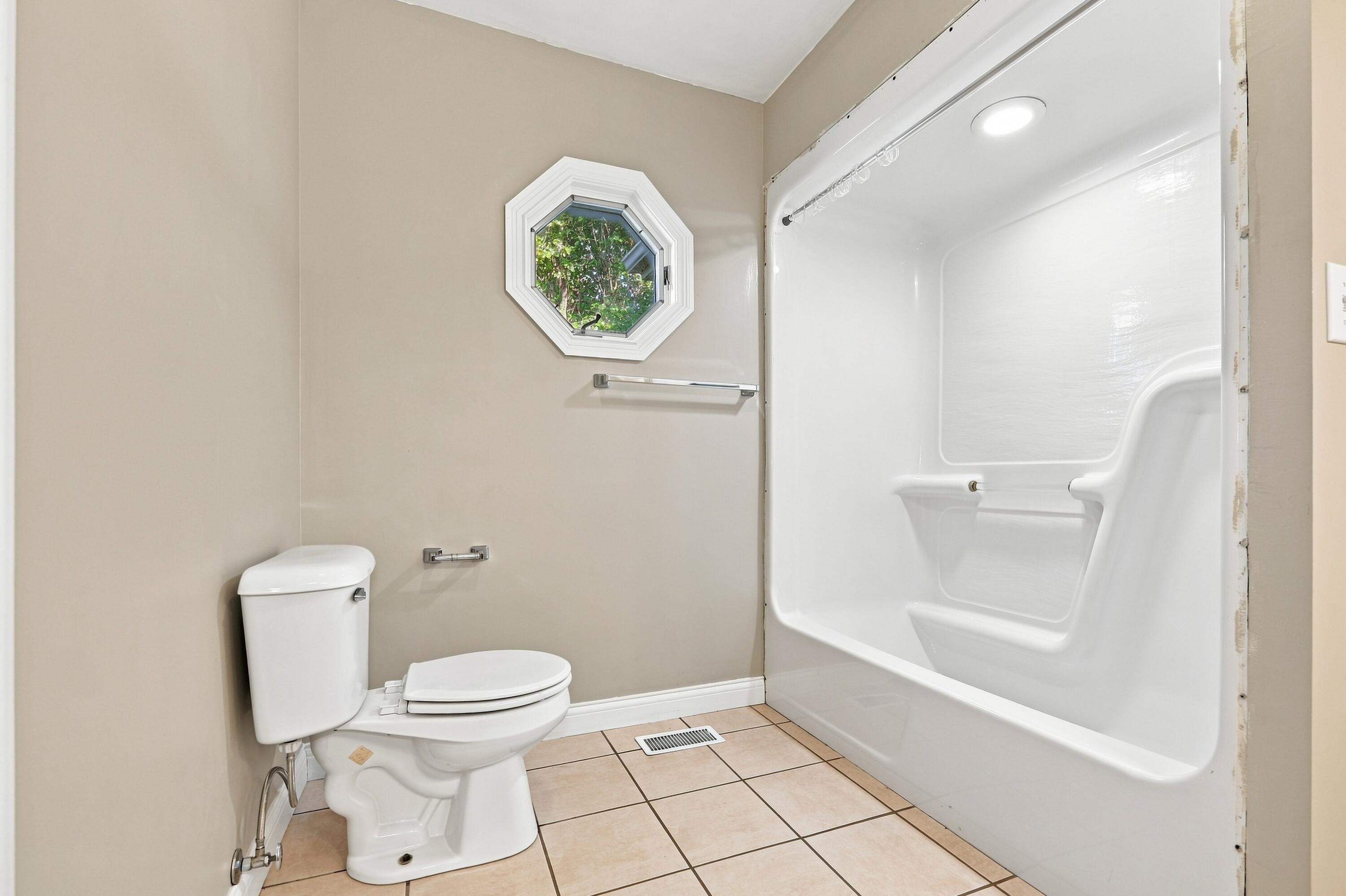 105 Weslyn Way Property Photo 18