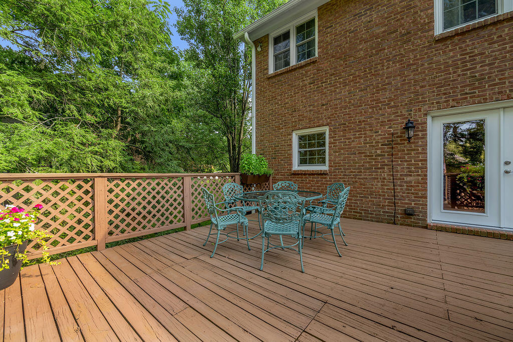 2385 The Woods Lane Property Photo 60