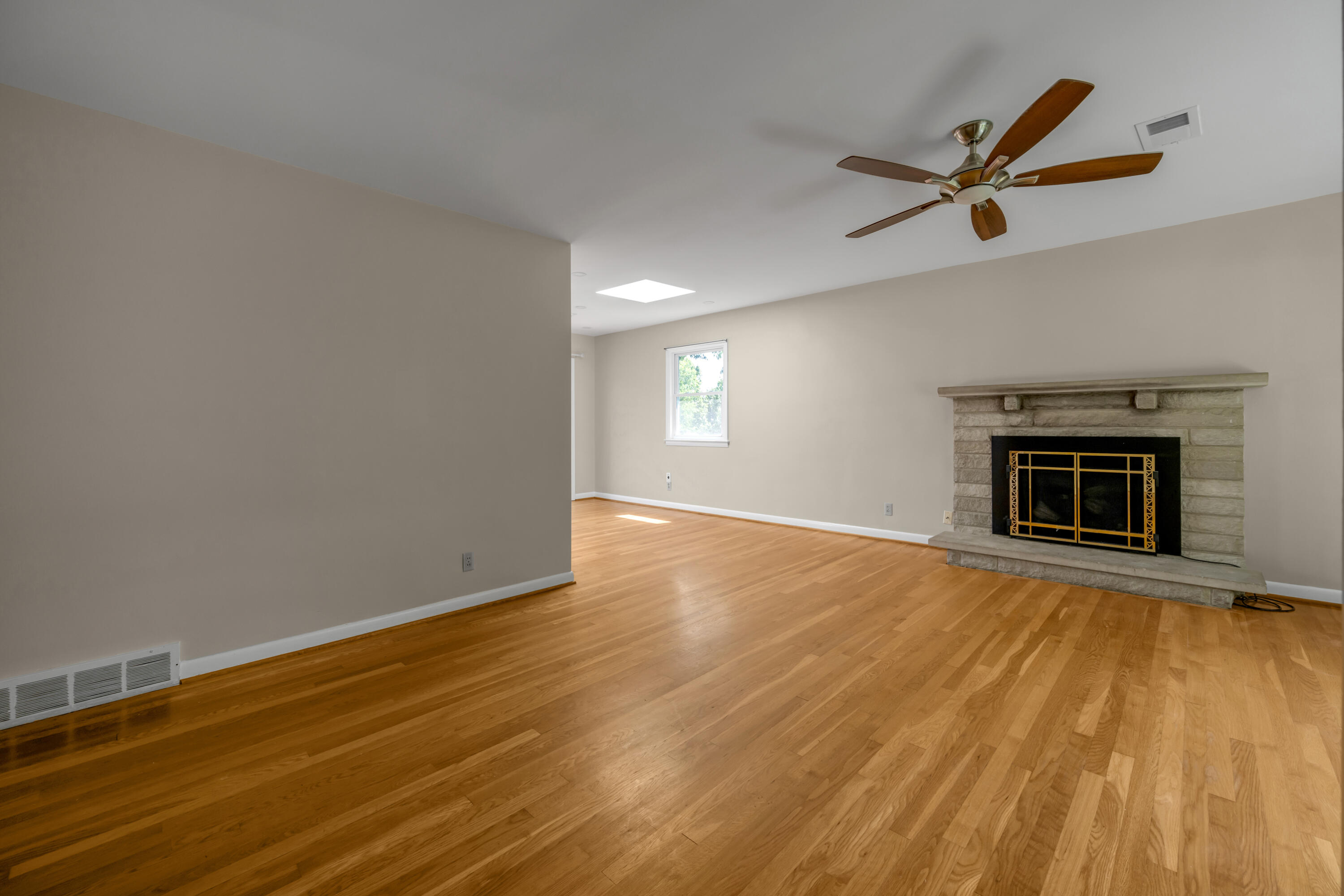 953 Holly Springs Drive Property Photo 10