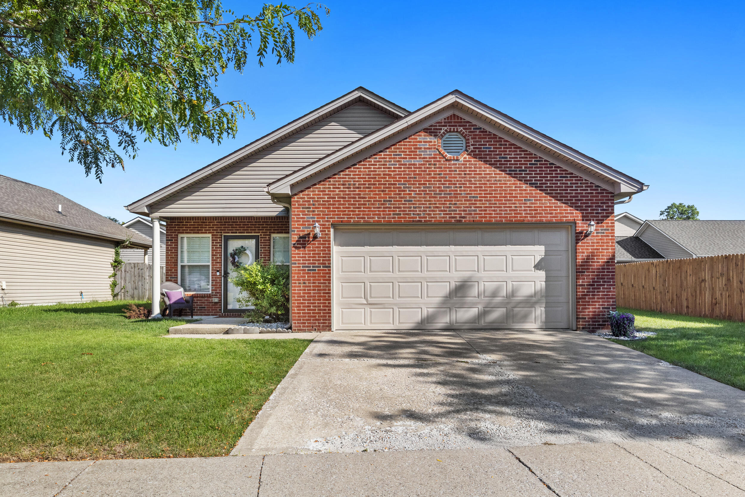416 Julia Way Property Photo 1