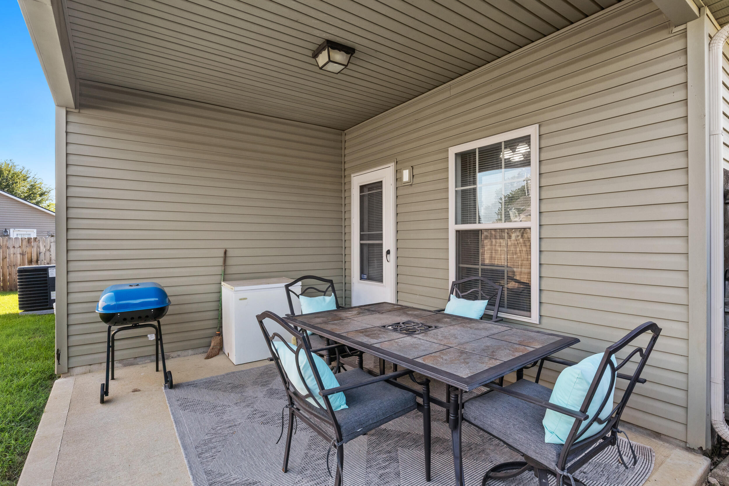 416 Julia Way Property Photo 26