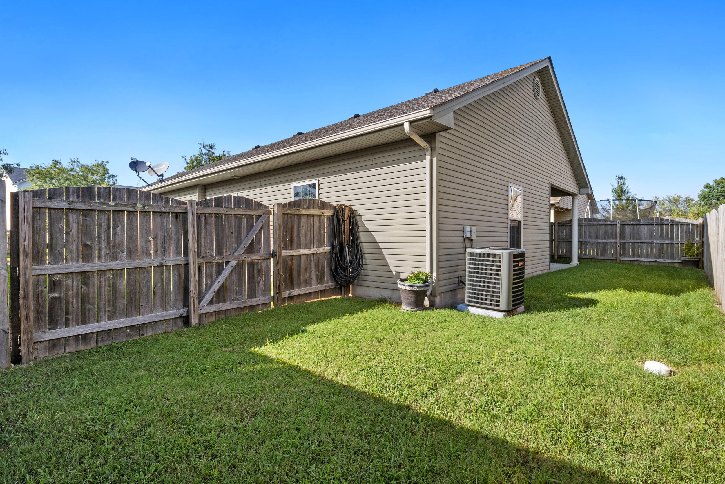 416 Julia Way Property Photo 29