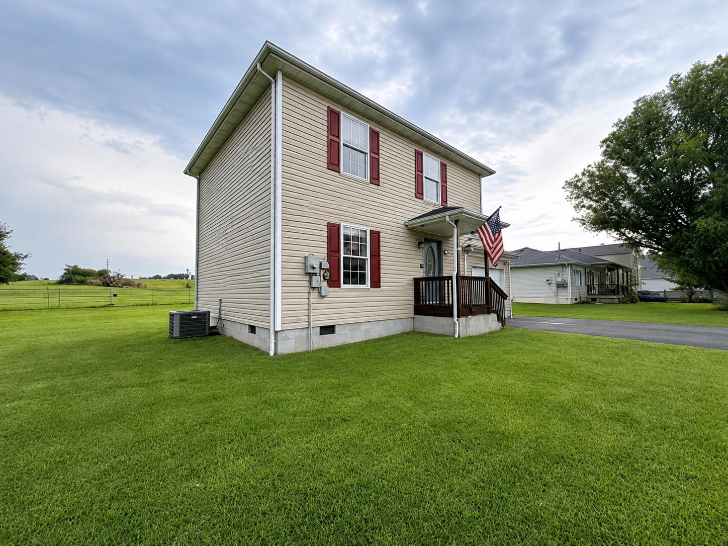 101 April Drive Property Photo 2