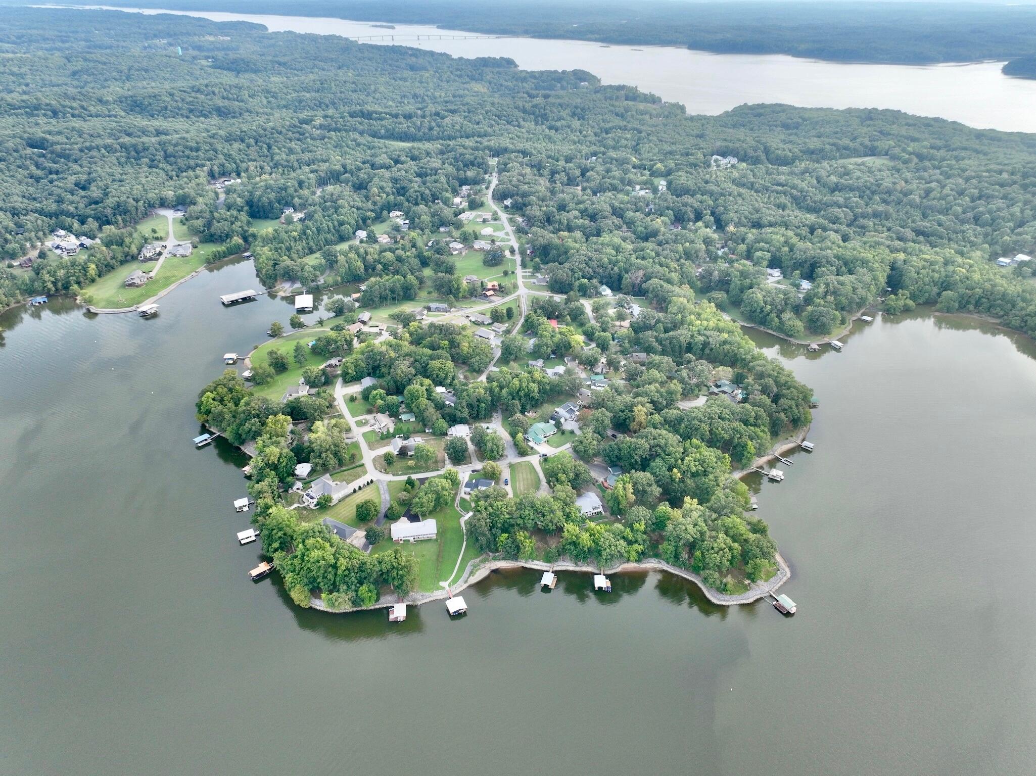 717 Blue Springs Boulevard Property Photo 3