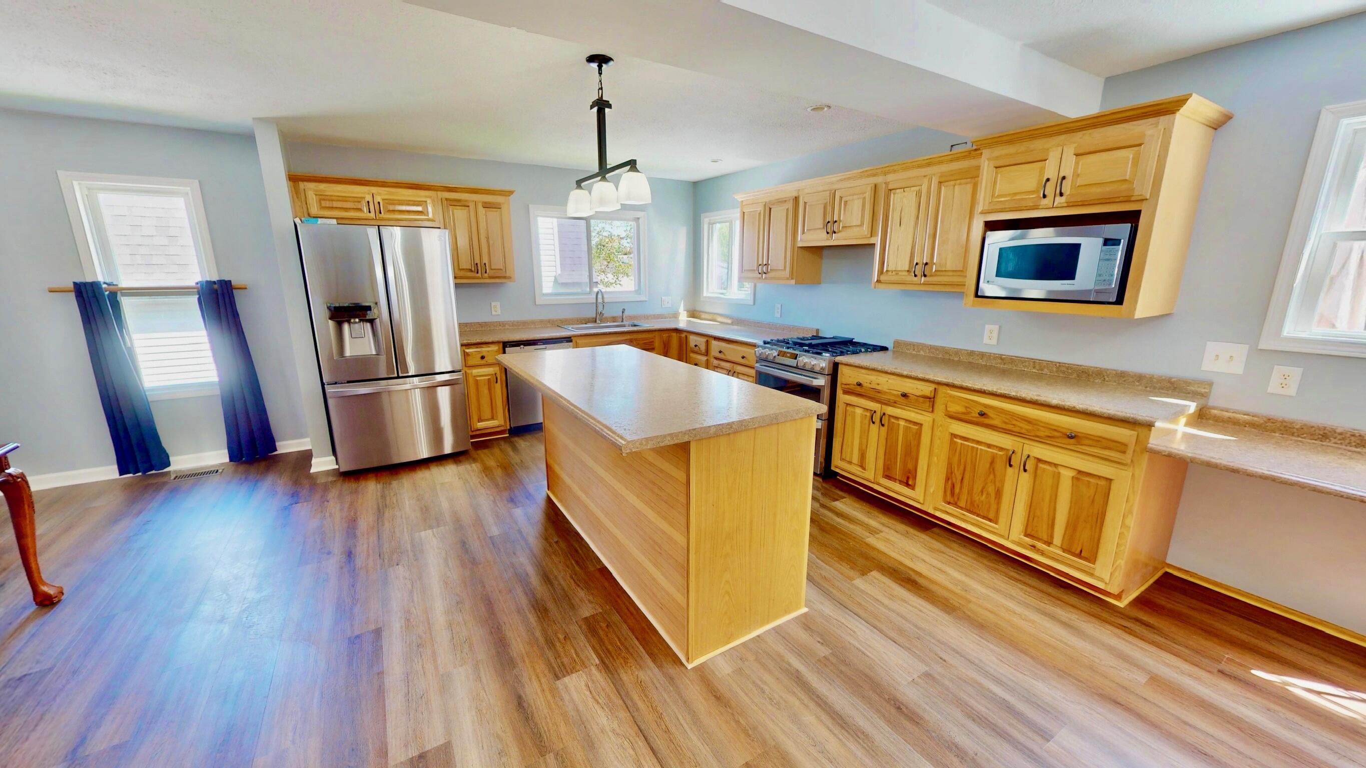 717 Blue Springs Boulevard Property Photo 10