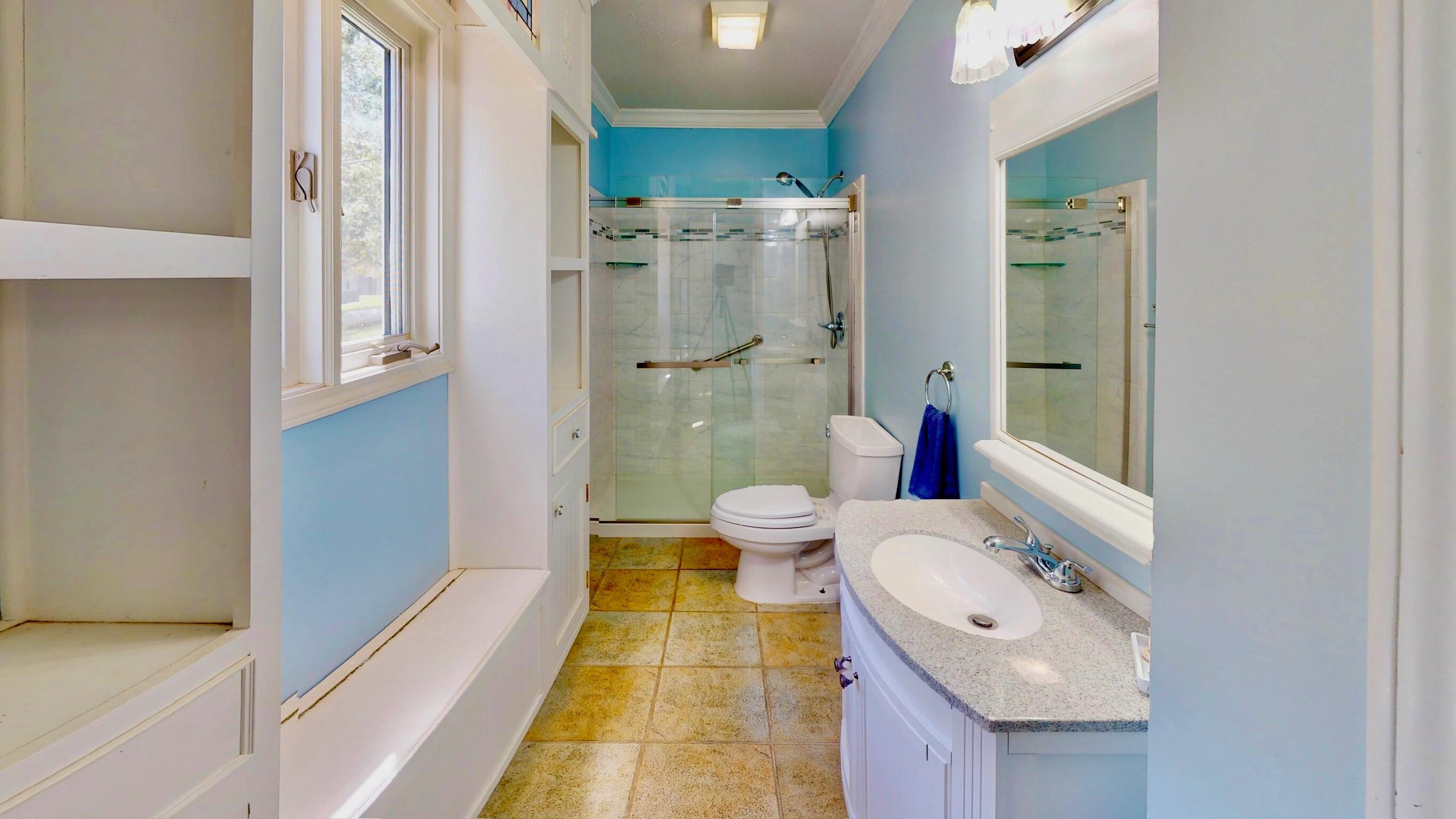 717 Blue Springs Boulevard Property Photo 16