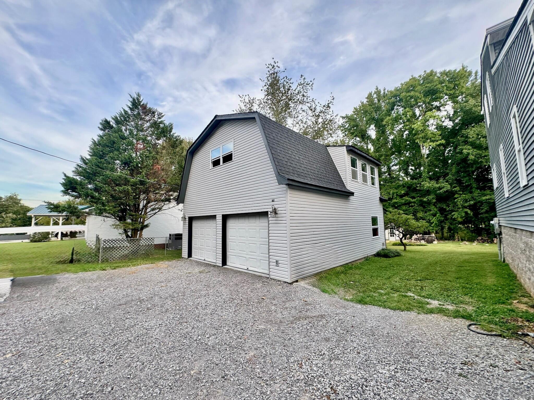 717 Blue Springs Boulevard Property Photo 32