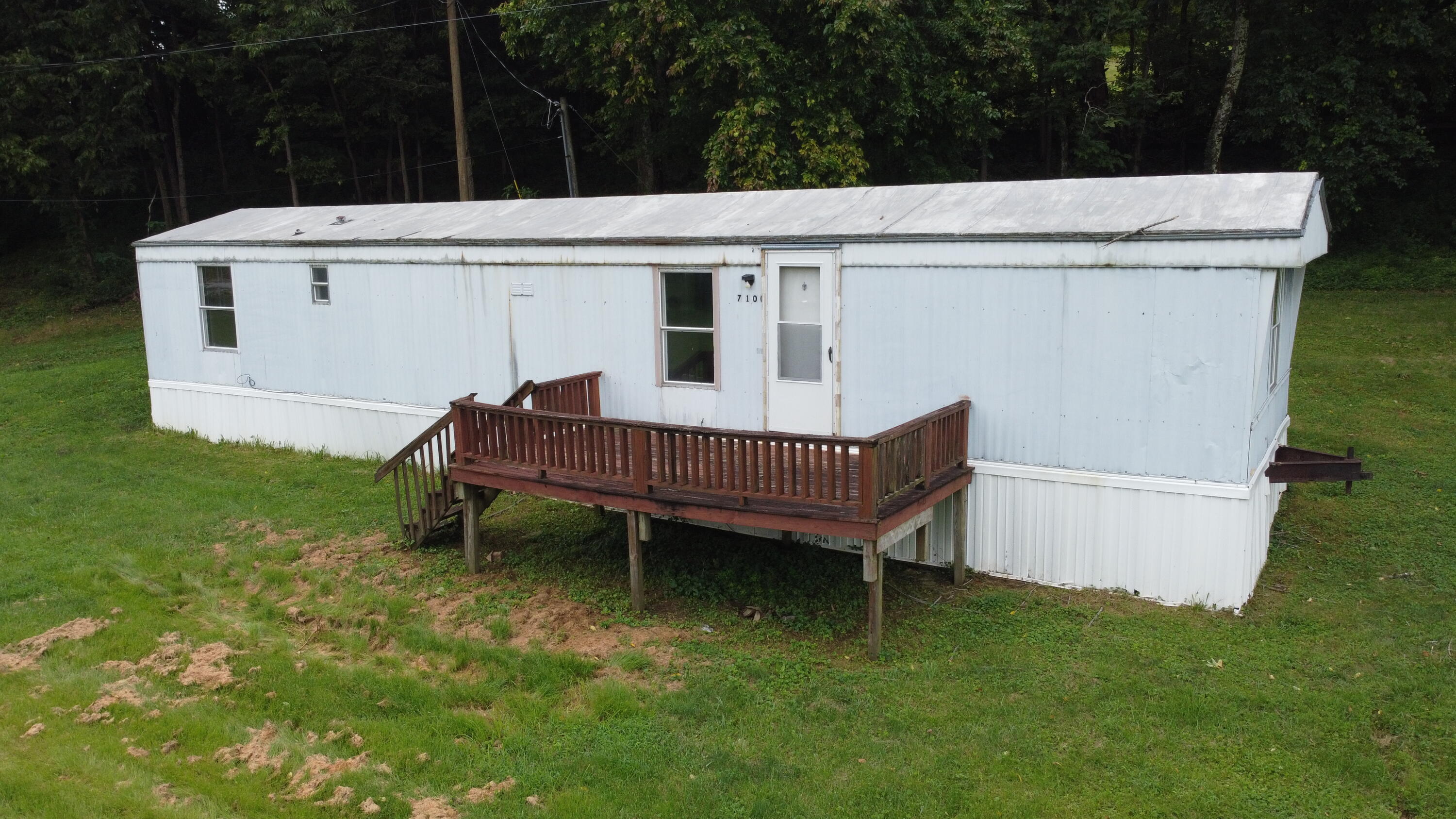 7100 Donaldson Road Property Photo 2