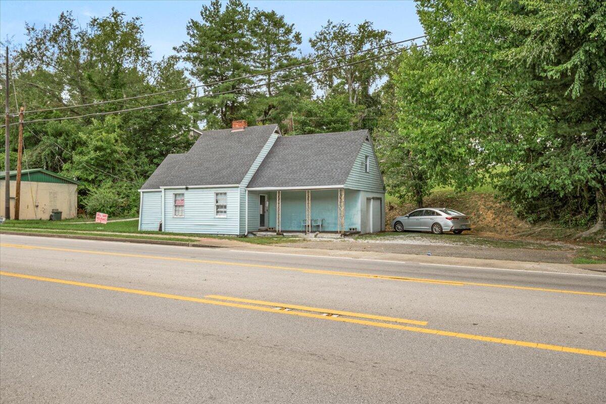 595 N Highway 25 Property Photo 1