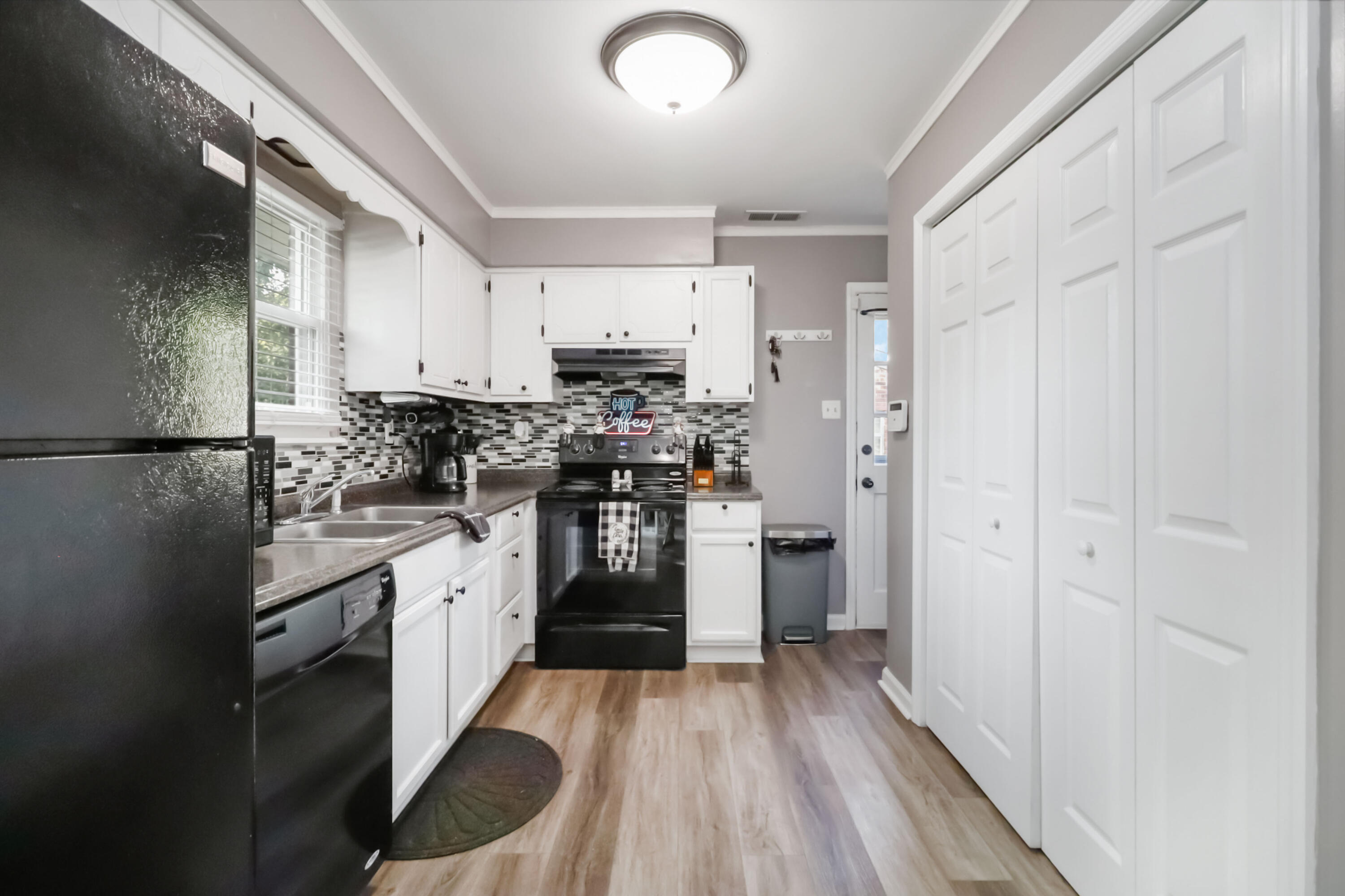 3610 Niagara Drive Property Photo 10