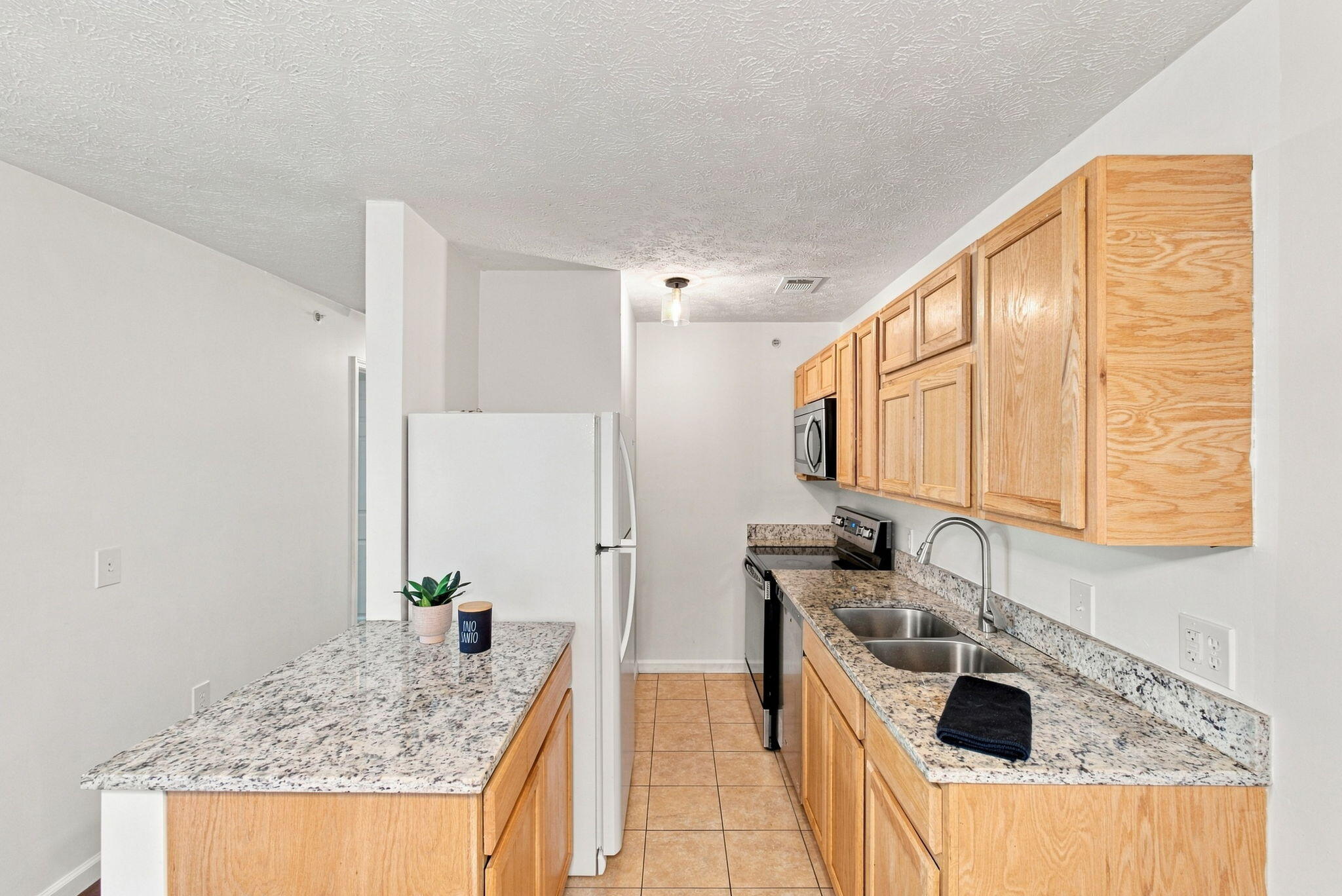 1081 S Broadway 301 Property Photo 14
