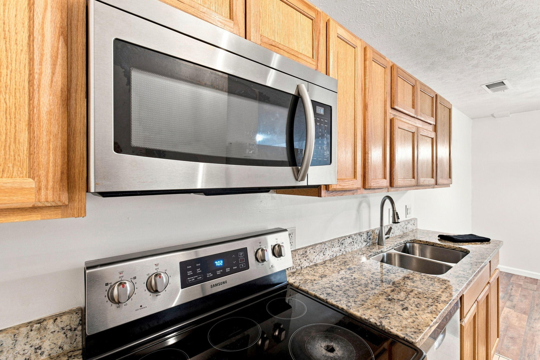 1081 S Broadway 301 Property Photo 15