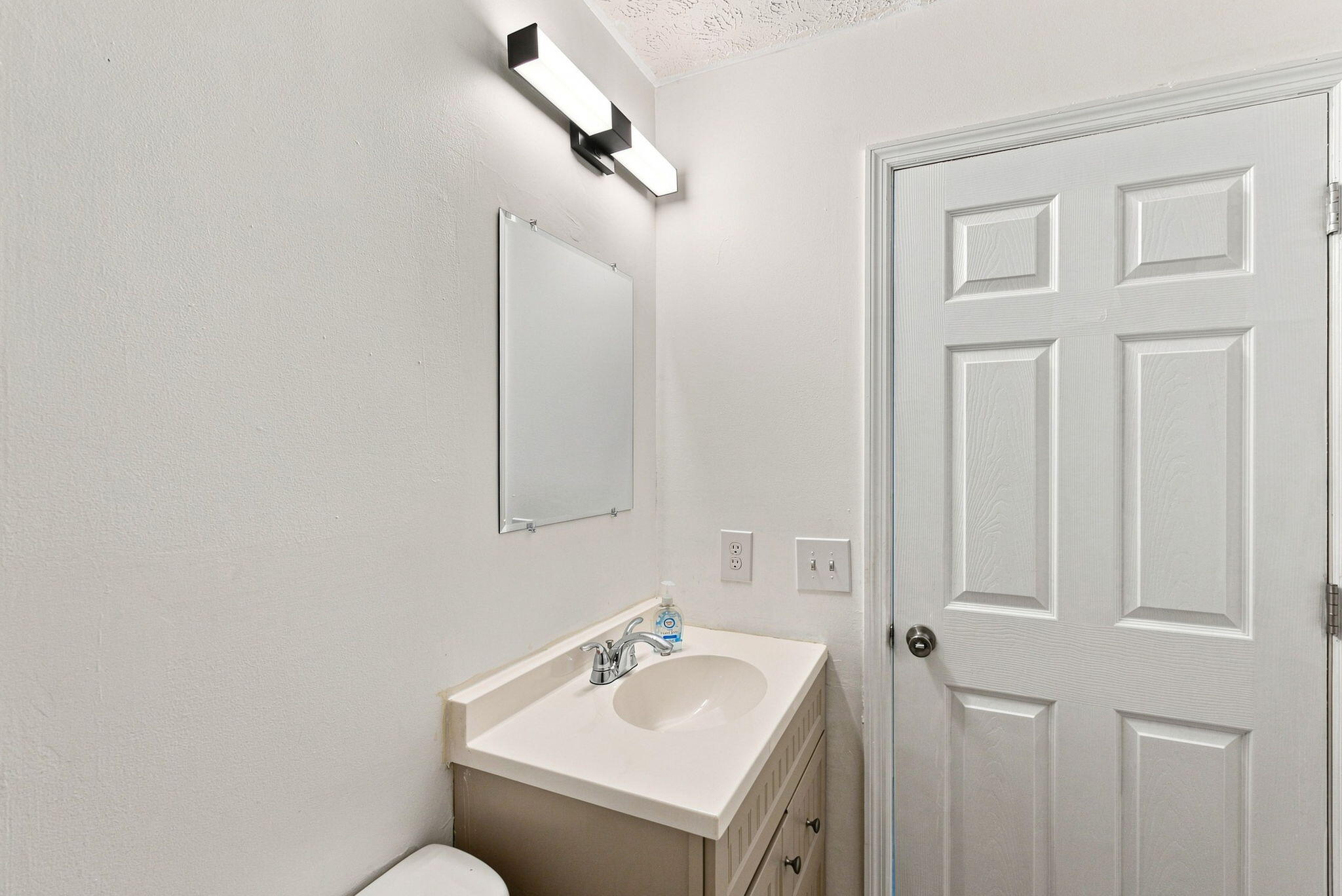 1081 S Broadway 301 Property Photo 20
