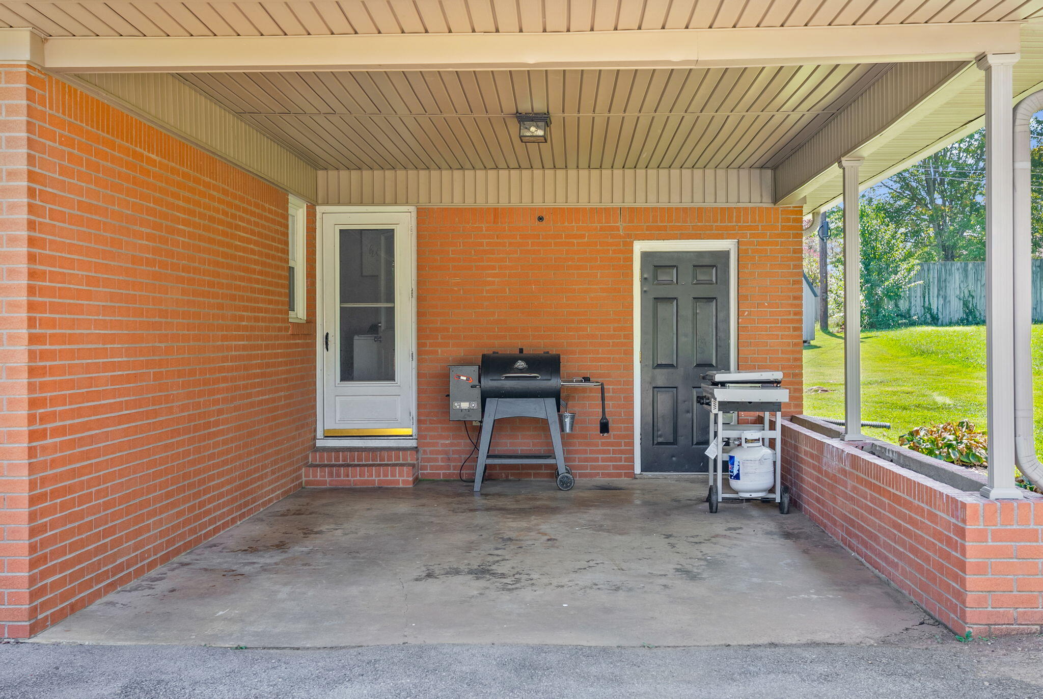 204 Millbrooke Drive Property Photo 8