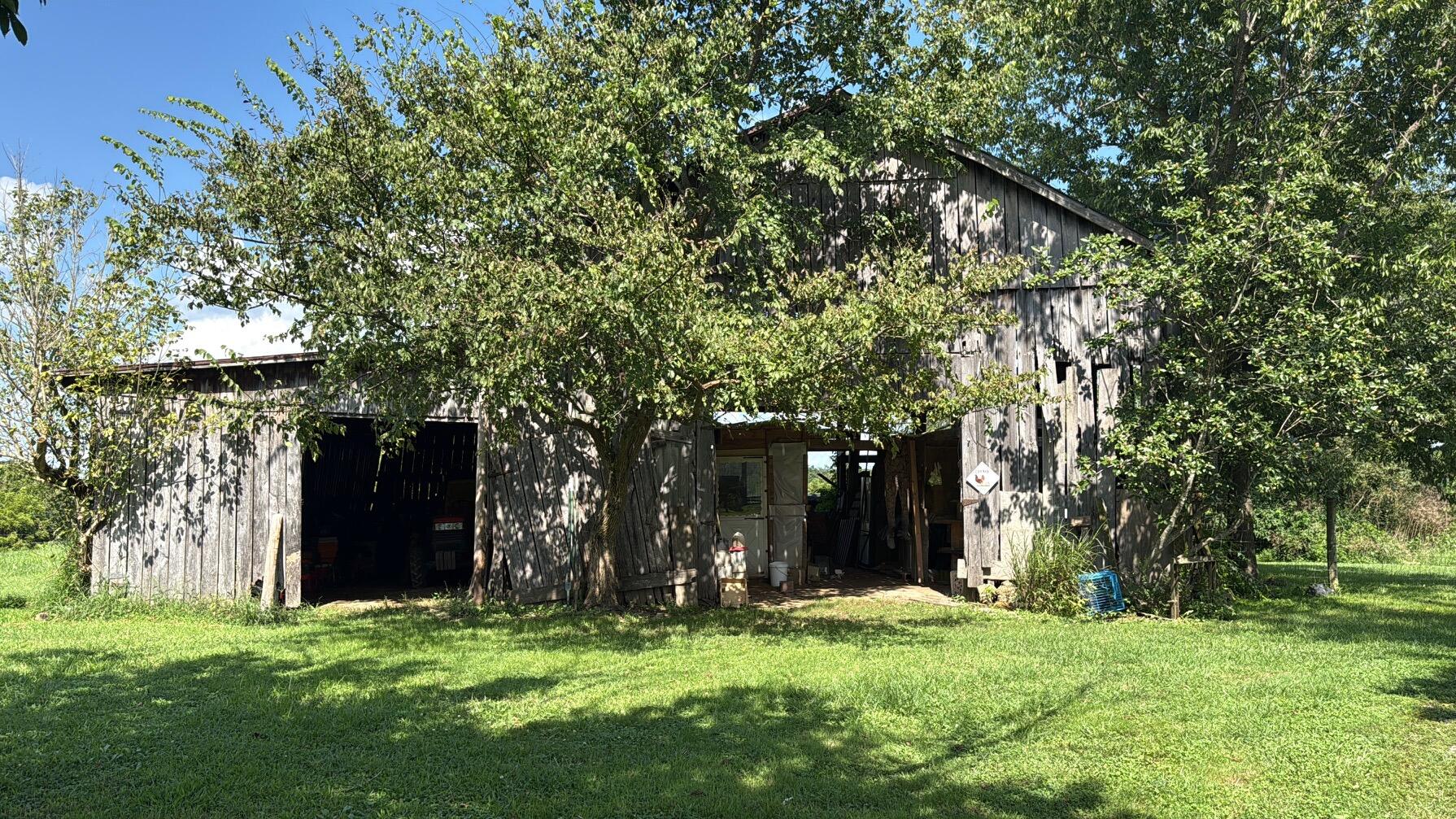 2939 Kemper Lane Property Photo 7