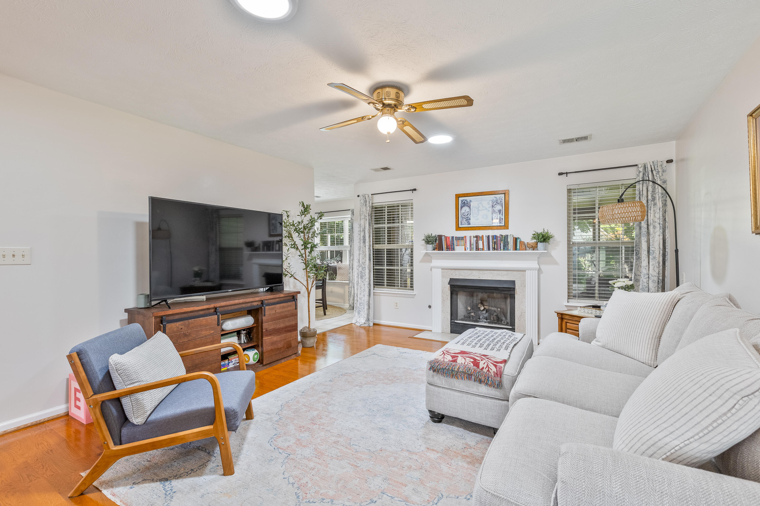 1229 Melody Lane Property Photo 6
