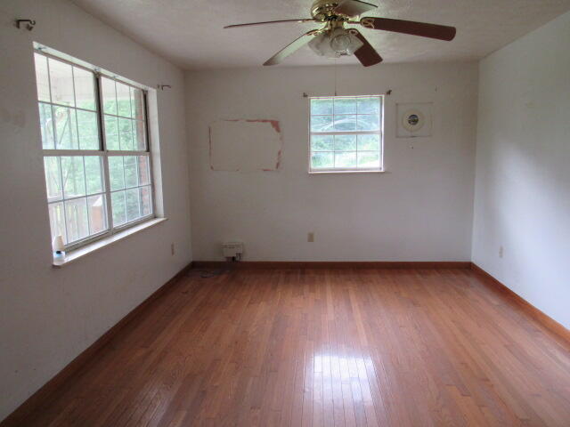 2704 Ky 2004 Property Photo 12
