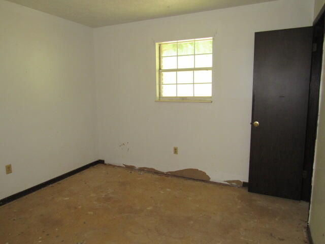 2704 Ky 2004 Property Photo 22
