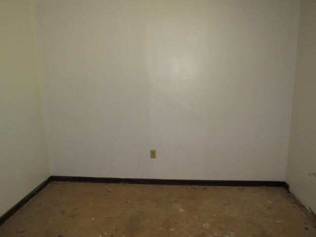2704 Ky 2004 Property Photo 23