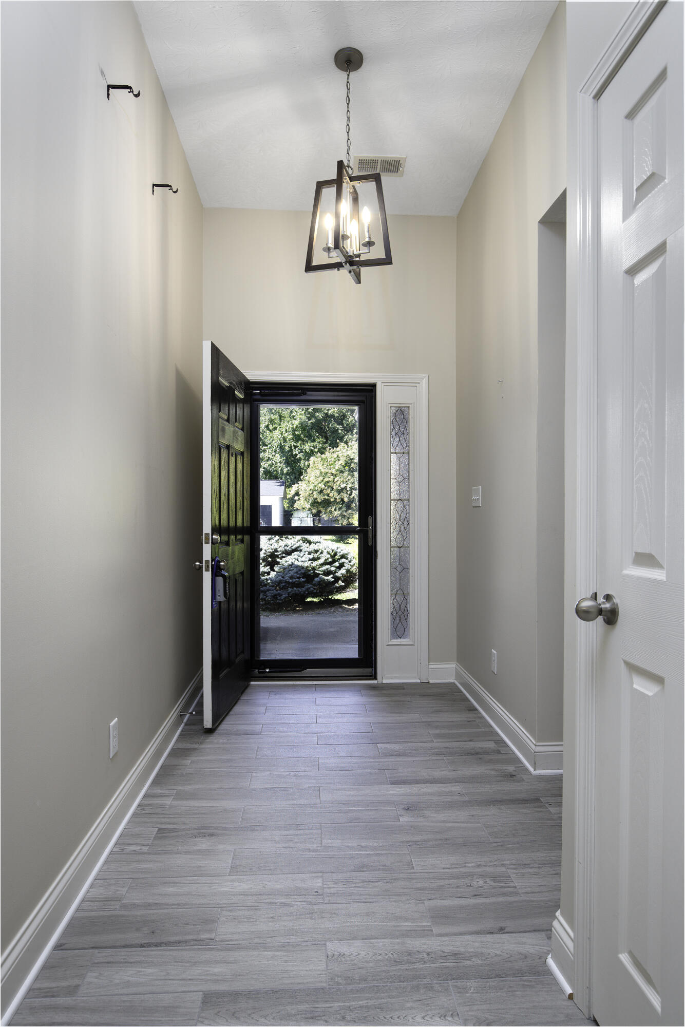 180 Paddock Drive Property Photo 3