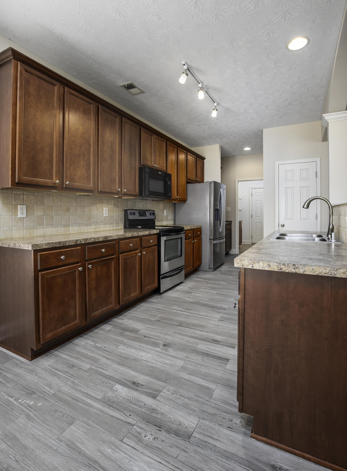 180 Paddock Drive Property Photo 9