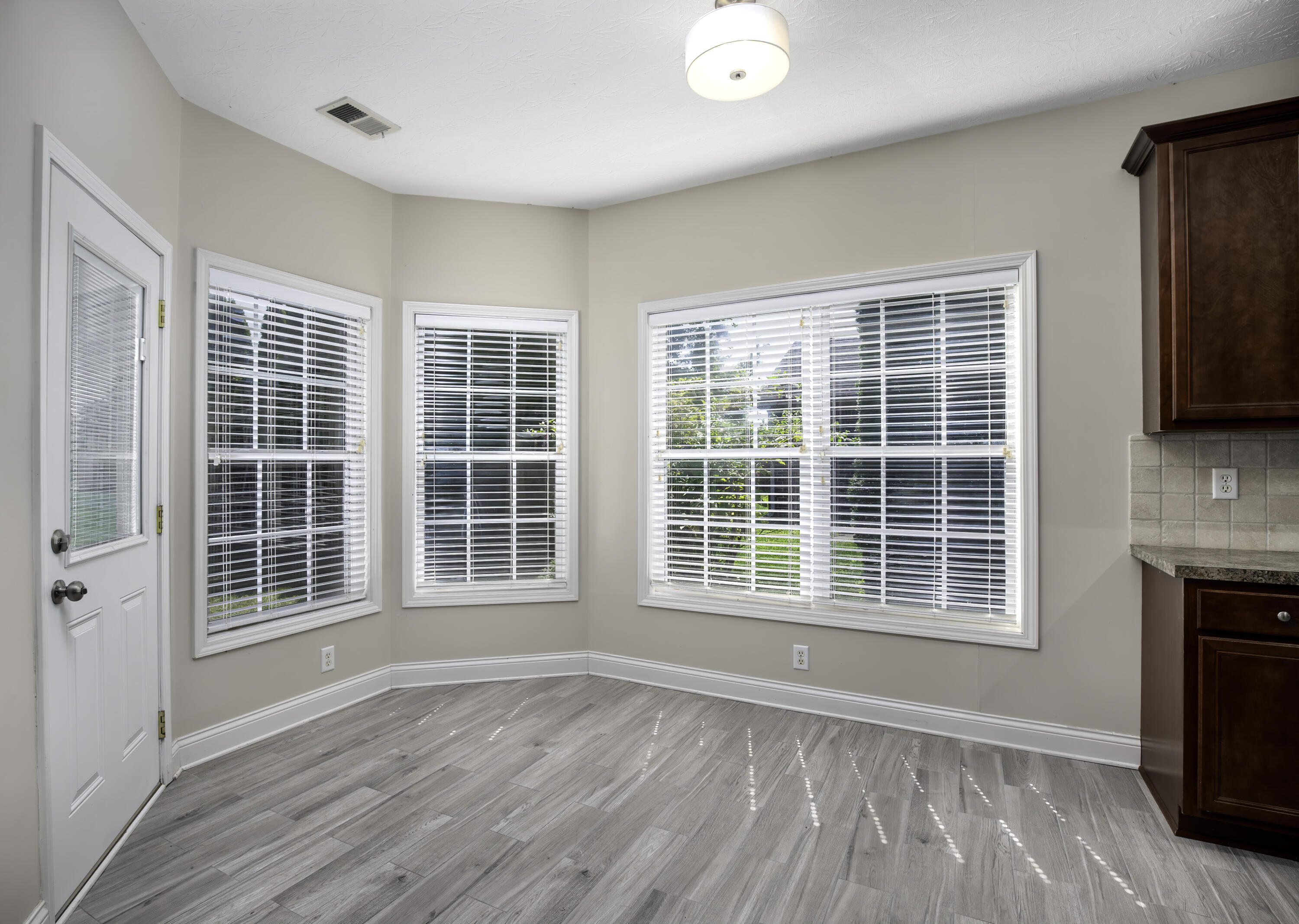 180 Paddock Drive Property Photo 11