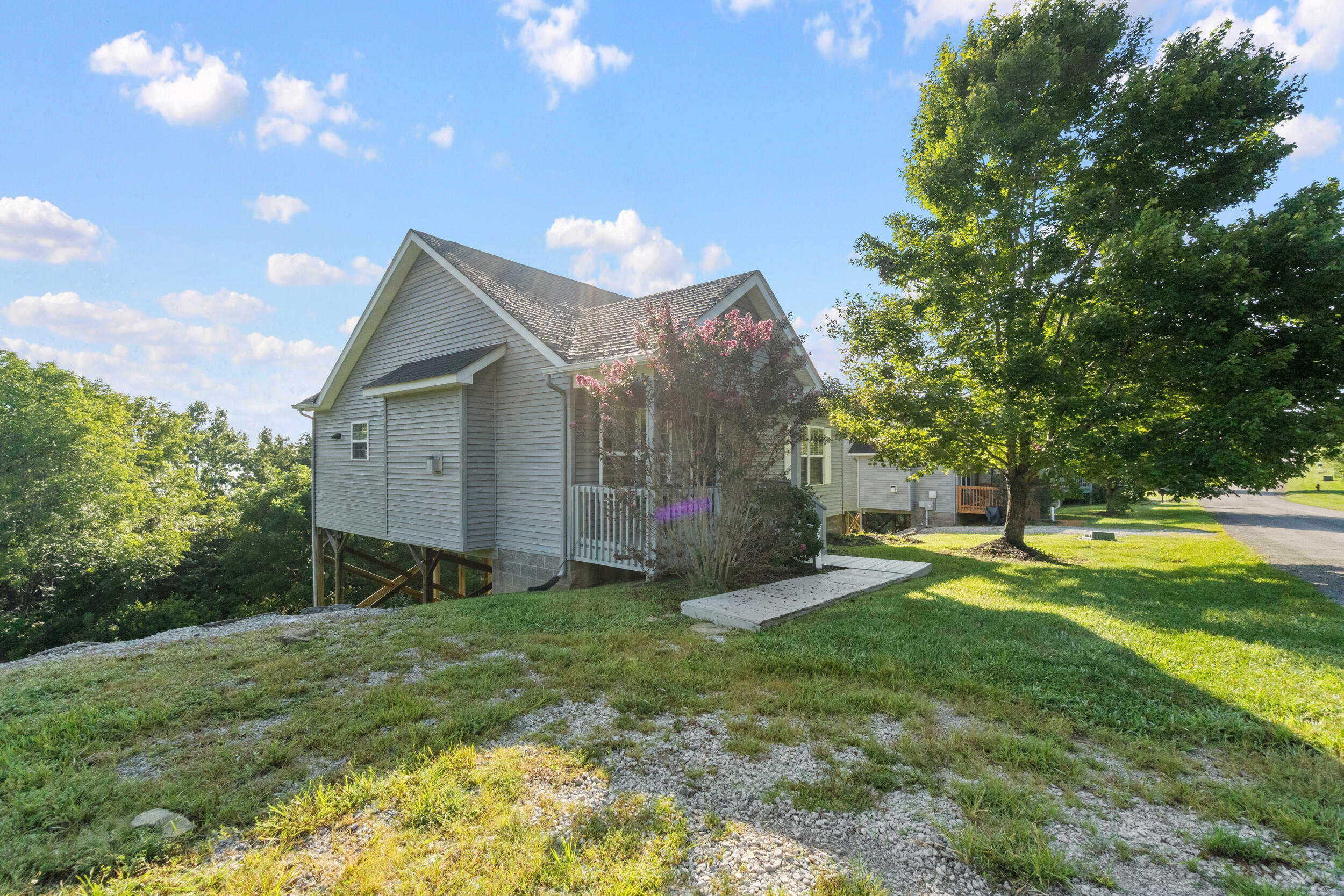 407 Grandview Drive 3 Property Photo 33