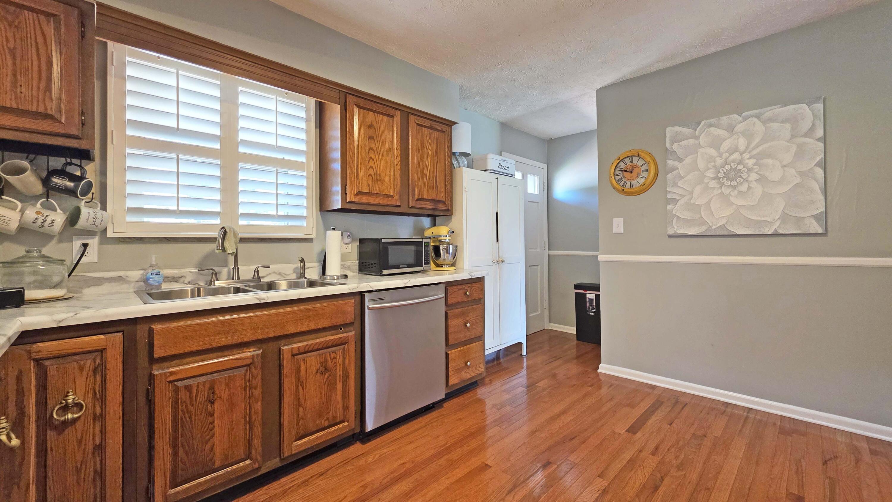 166 Brookview Drive Property Photo 9