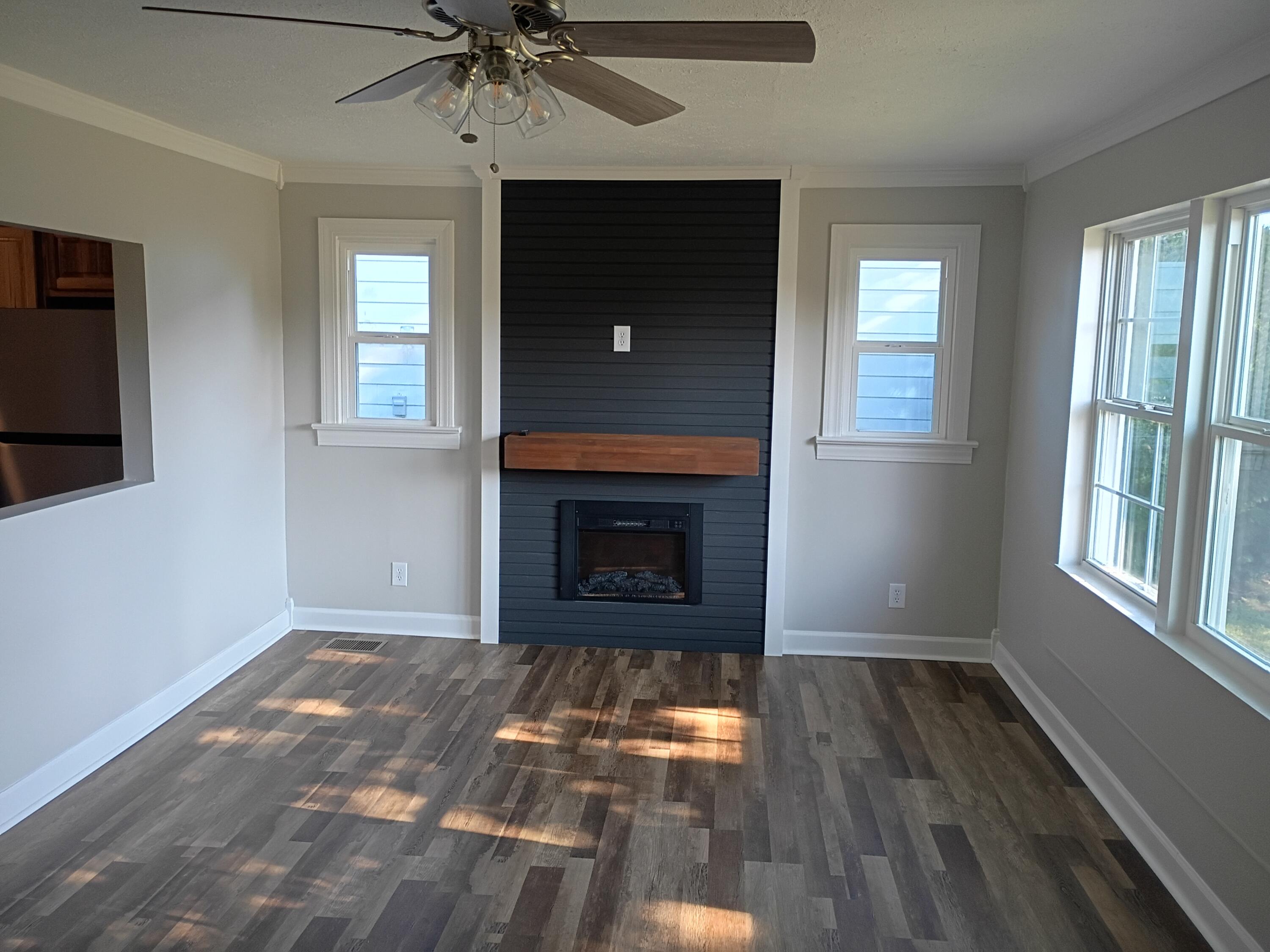 1213 Silliman Avenue Property Photo 2