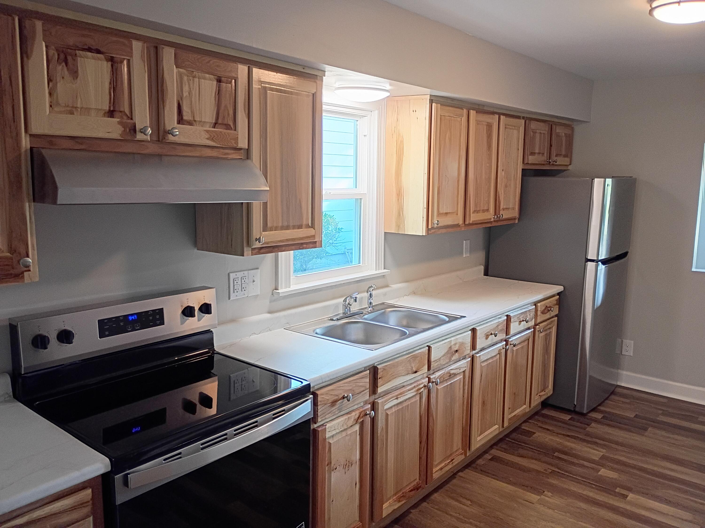 1213 Silliman Avenue Property Photo 6
